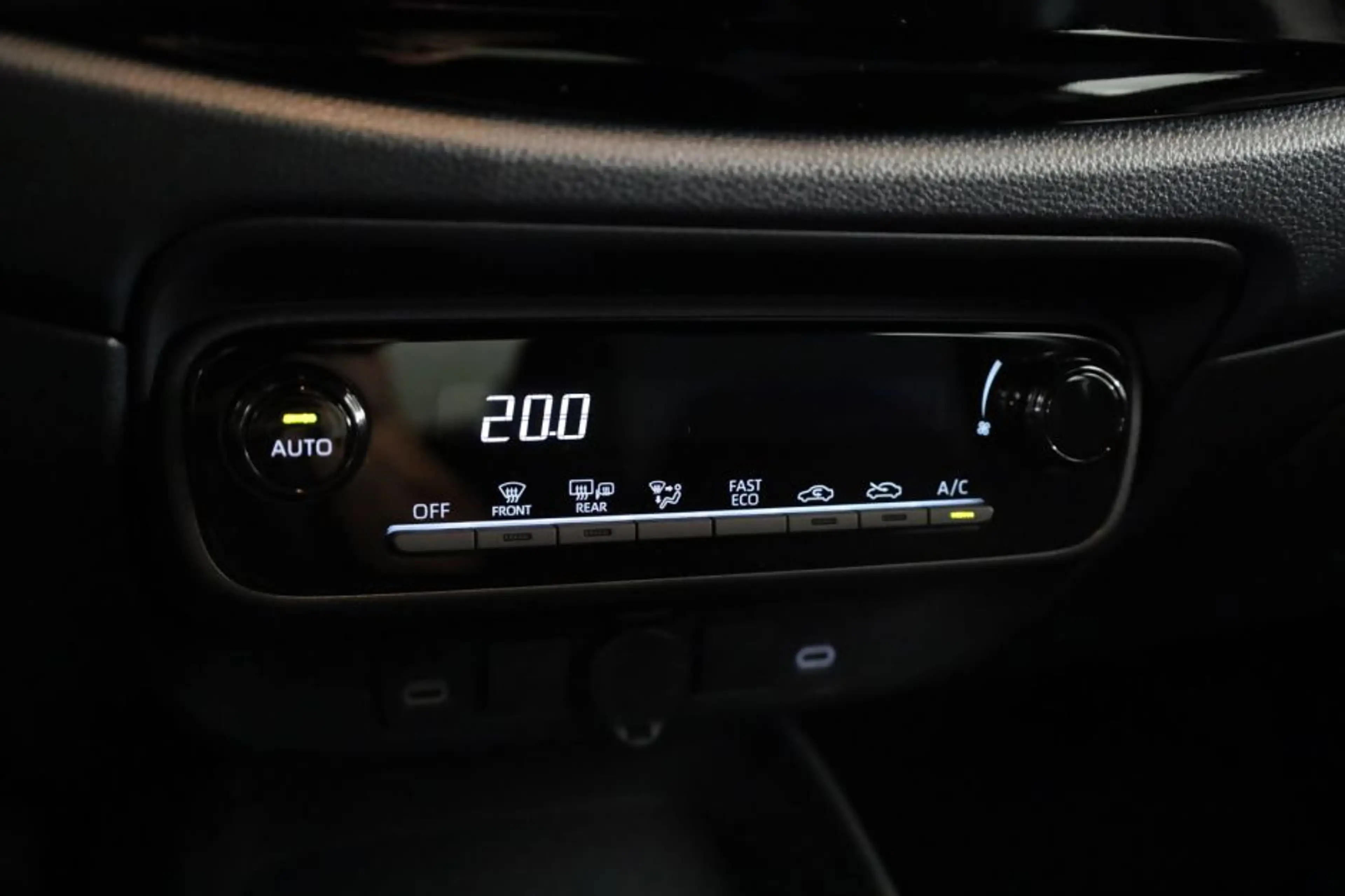 Toyota Aygo X Hybrid 115 play | Go Pack  | Voorraad Deal | — photo 7