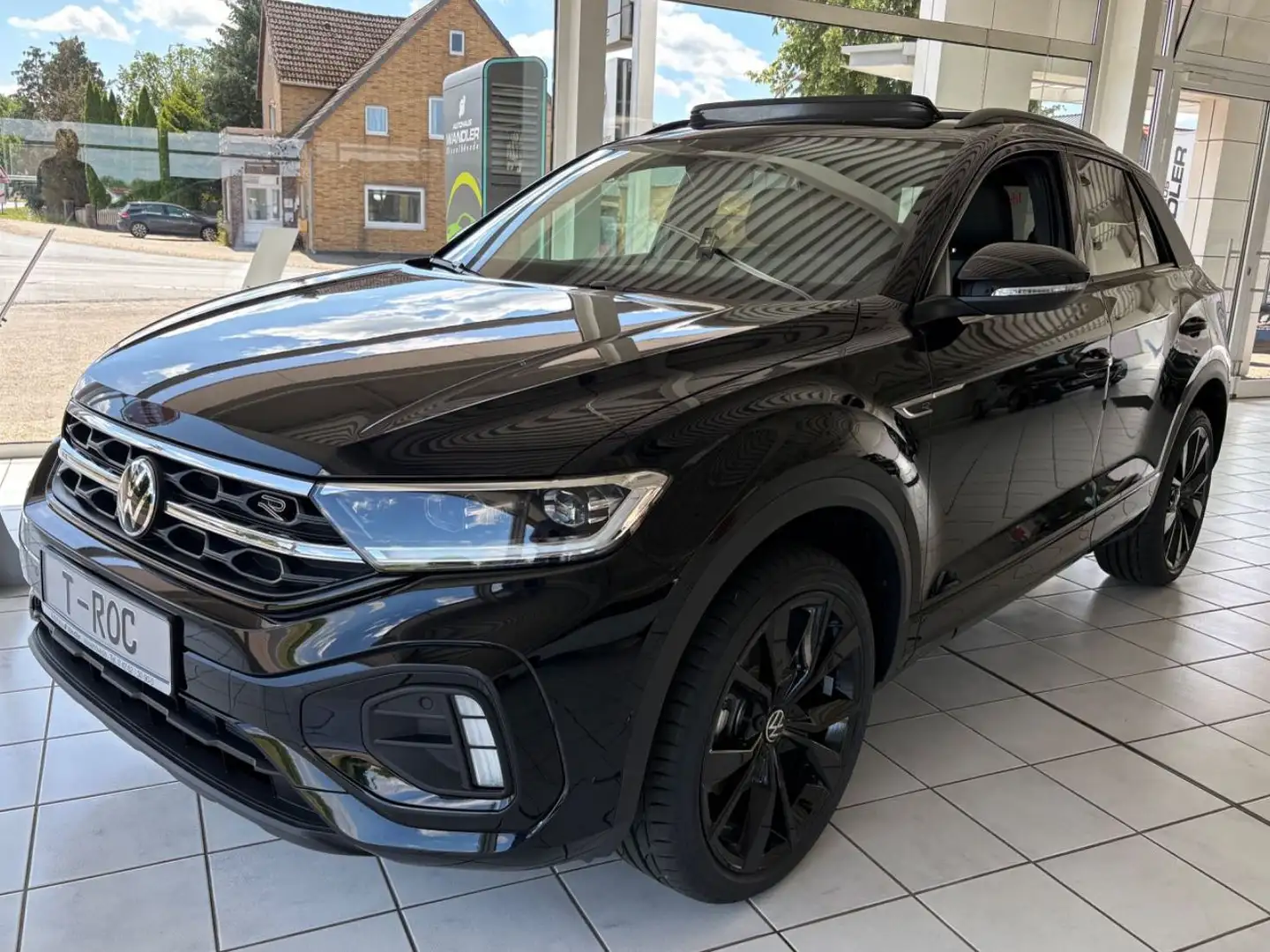 Volkswagen T-Roc R-Line, Panoramadach, Blackstyle, 19" Alu Schwarz - 1