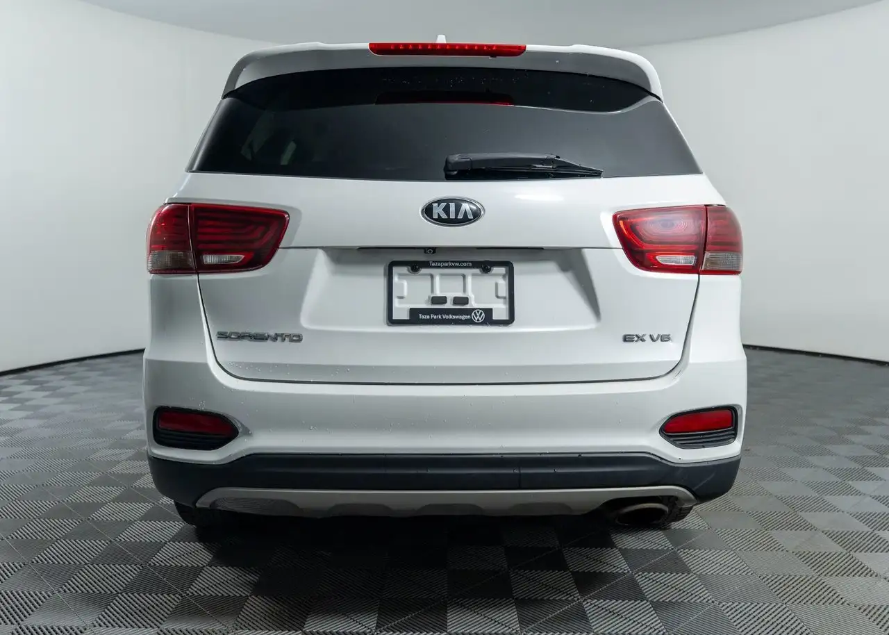 Kia Sorento снимка Kia Sorento
