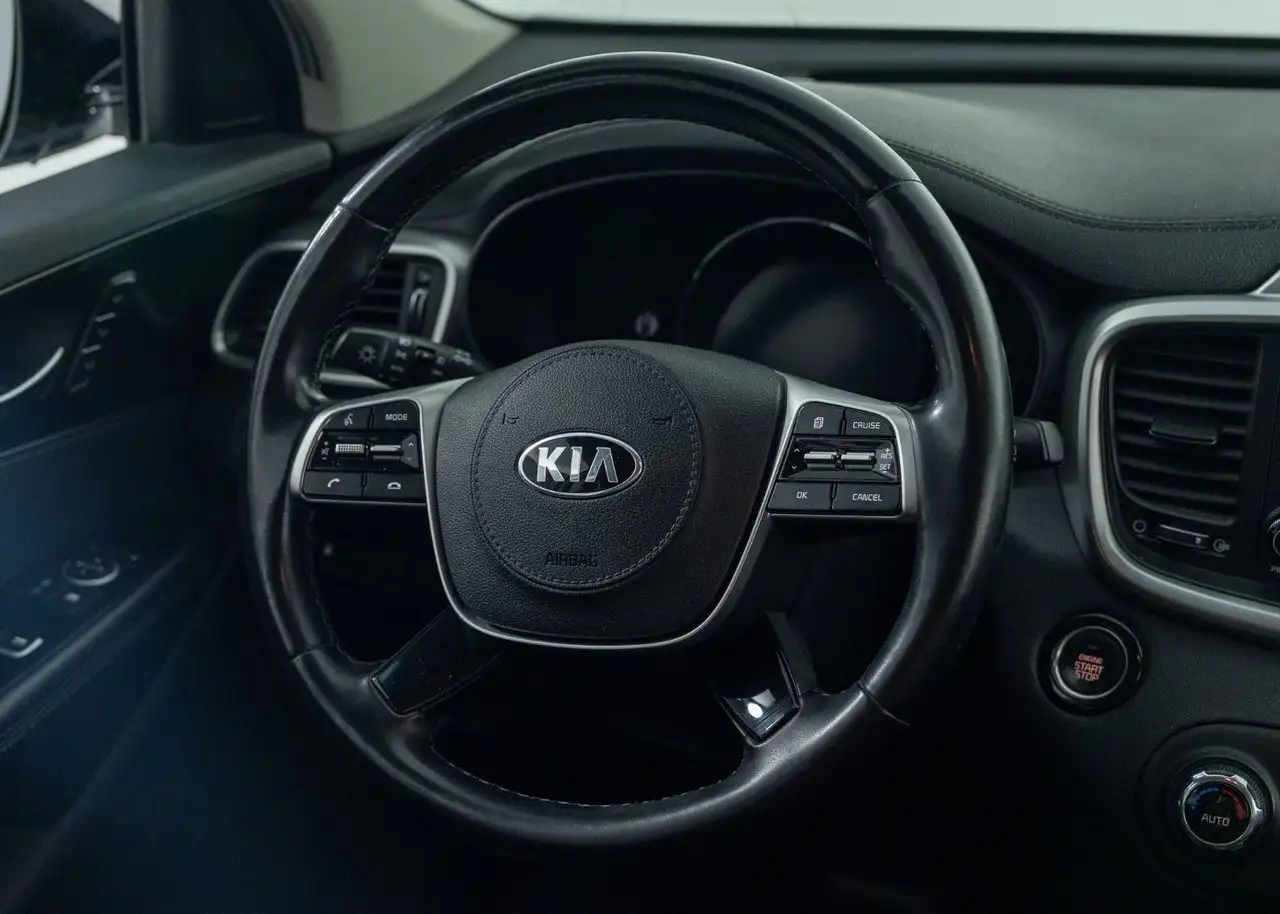 Kia Sorento снимка Kia Sorento