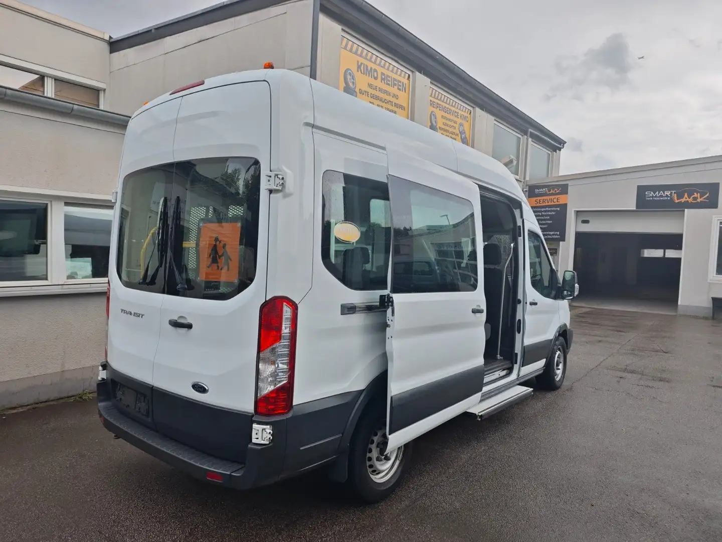 Ford Transit Kombi 350 L3*6-Sitzer mit Rollstuhllift* Bílá - 1