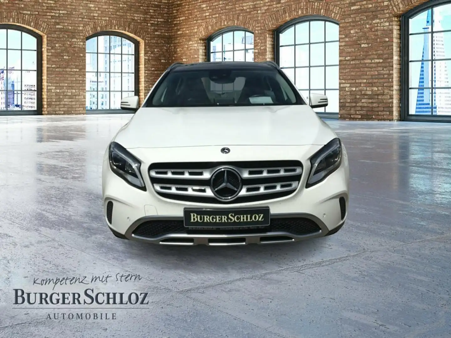 Mercedes-Benz GLA 200 Navi Pano SpurH SpurW ParkAss SHZ LED Blanc - 2