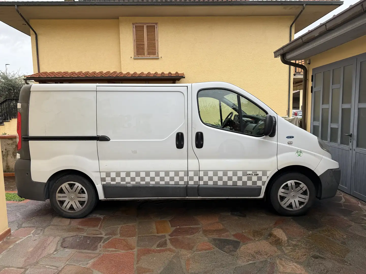 Renault Trafic - 1