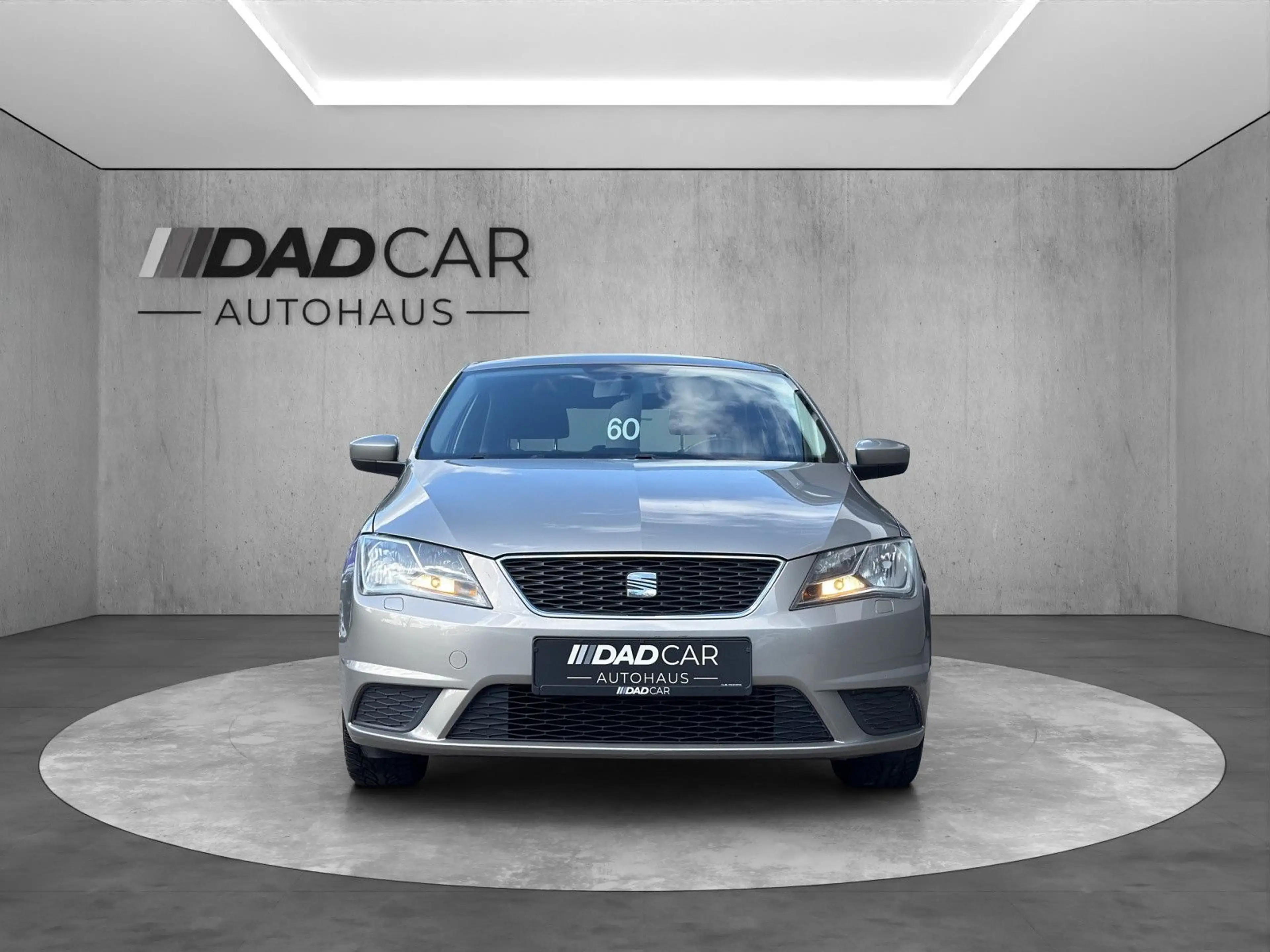 SEAT Toledo 1.2 TSI Reference Salsa *CARPLAY*PDC*SHZ* — photo 2