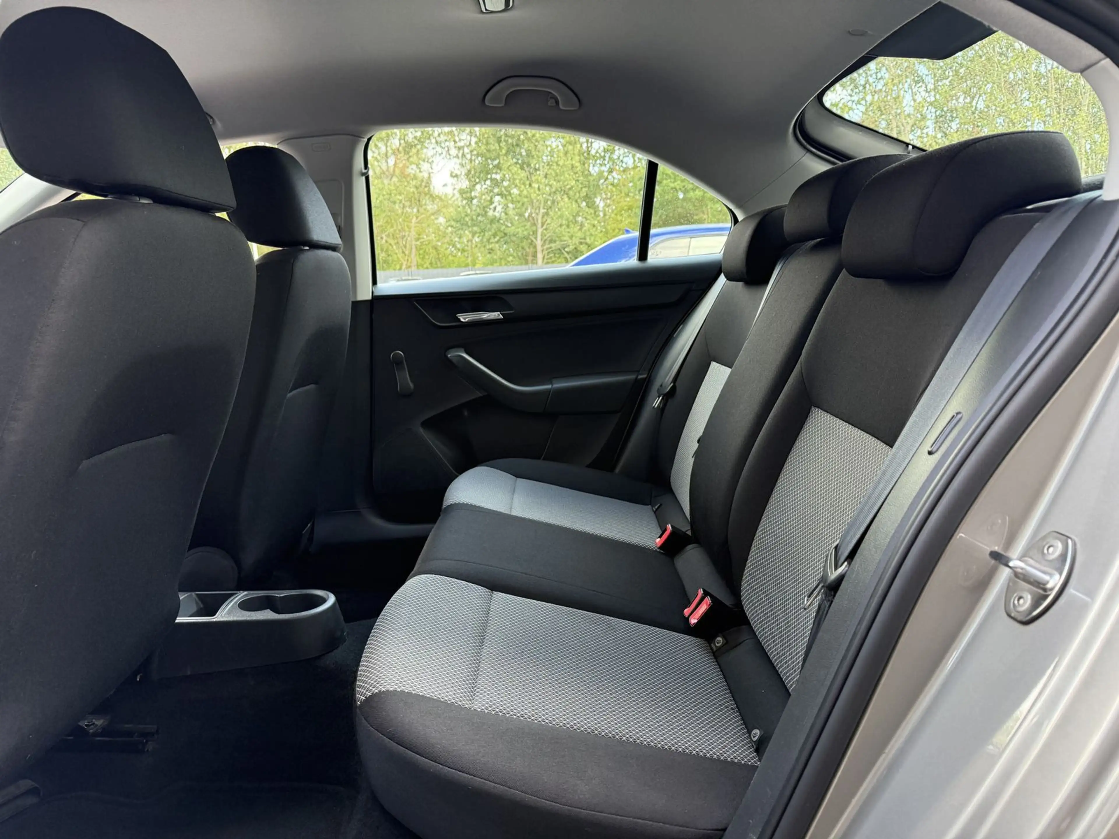SEAT Toledo 1.2 TSI Reference Salsa *CARPLAY*PDC*SHZ* — photo 15