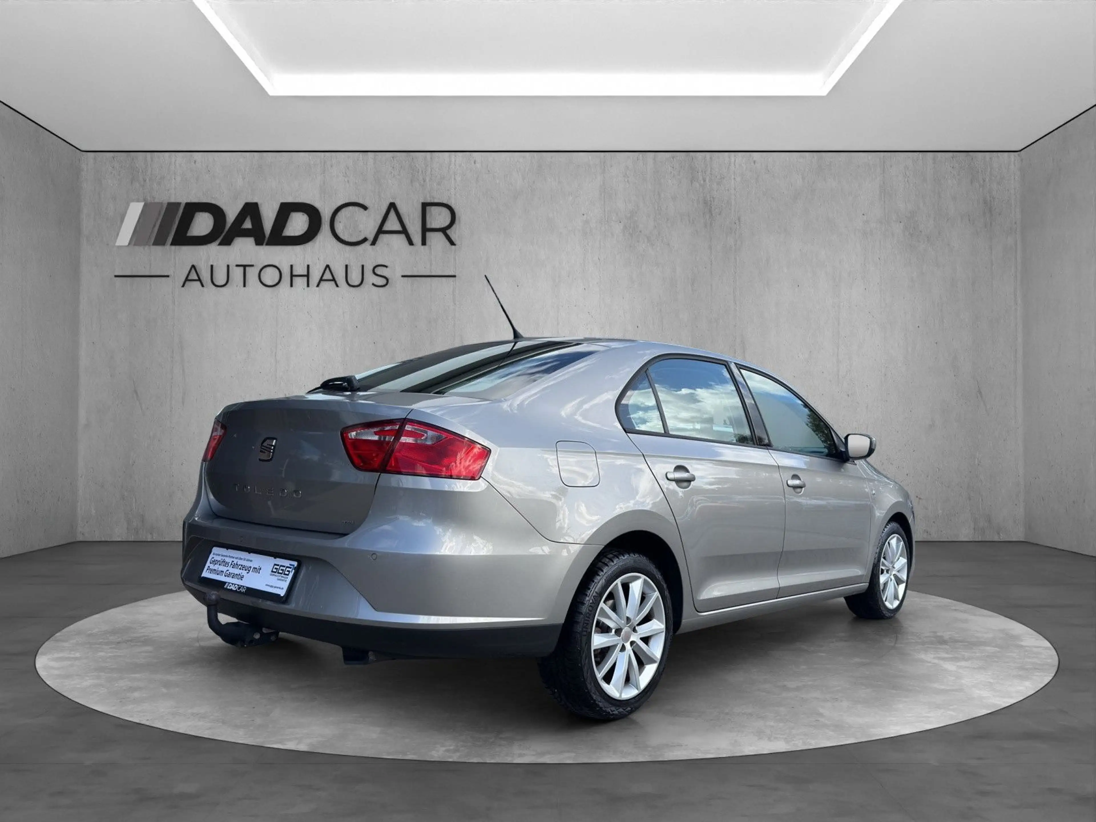 SEAT Toledo 1.2 TSI Reference Salsa *CARPLAY*PDC*SHZ* — photo 10