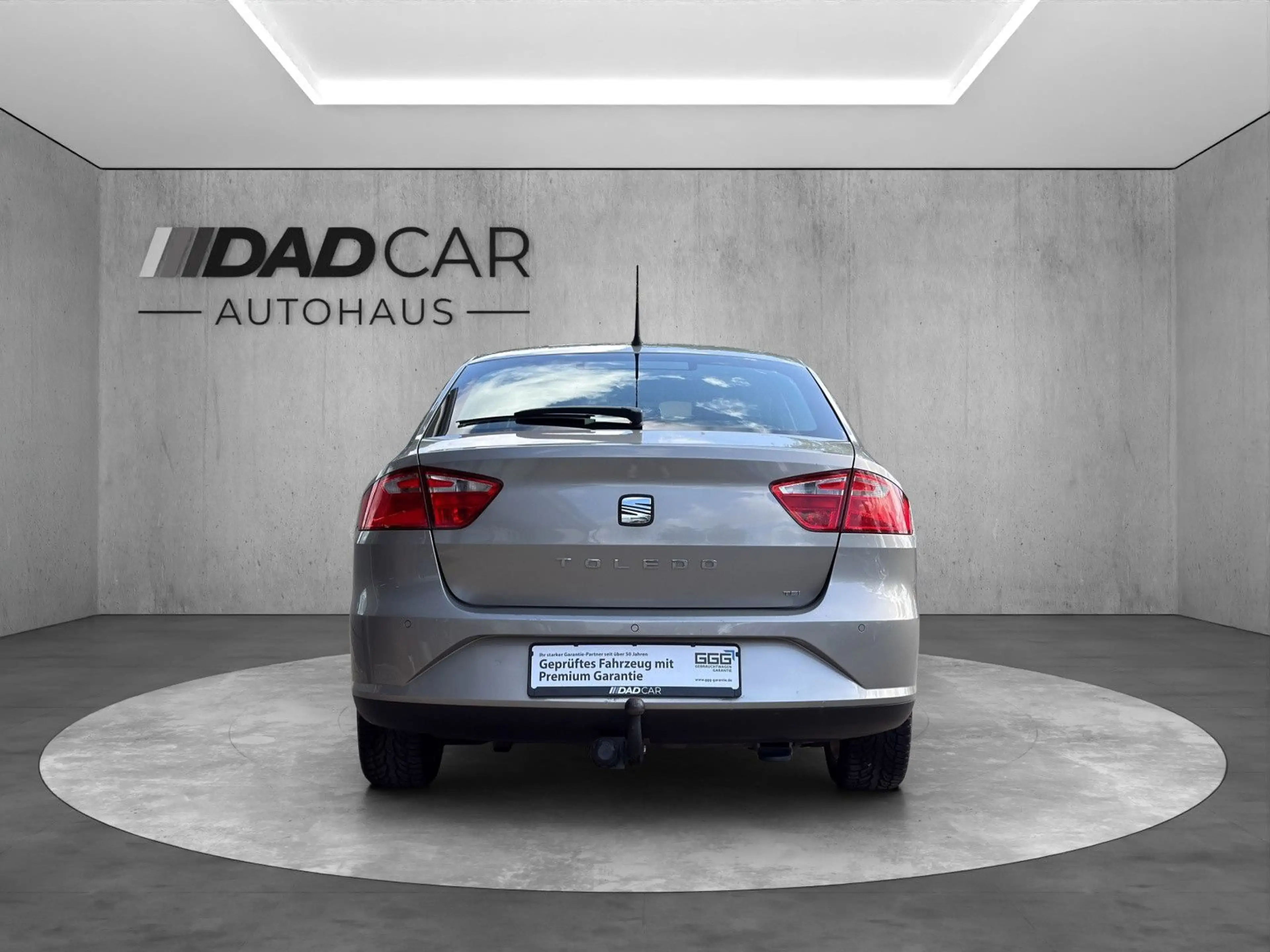 SEAT Toledo 1.2 TSI Reference Salsa *CARPLAY*PDC*SHZ* — photo 4