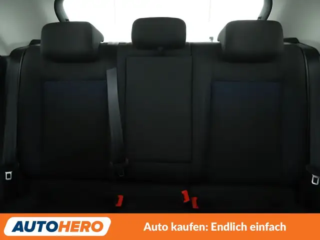 Volkswagen T-Roc view 15