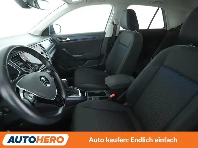 Volkswagen T-Roc view 10