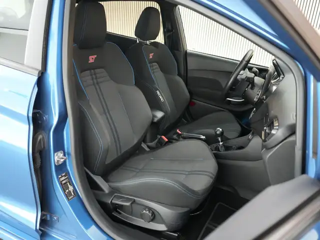 Ford Fiesta view 3