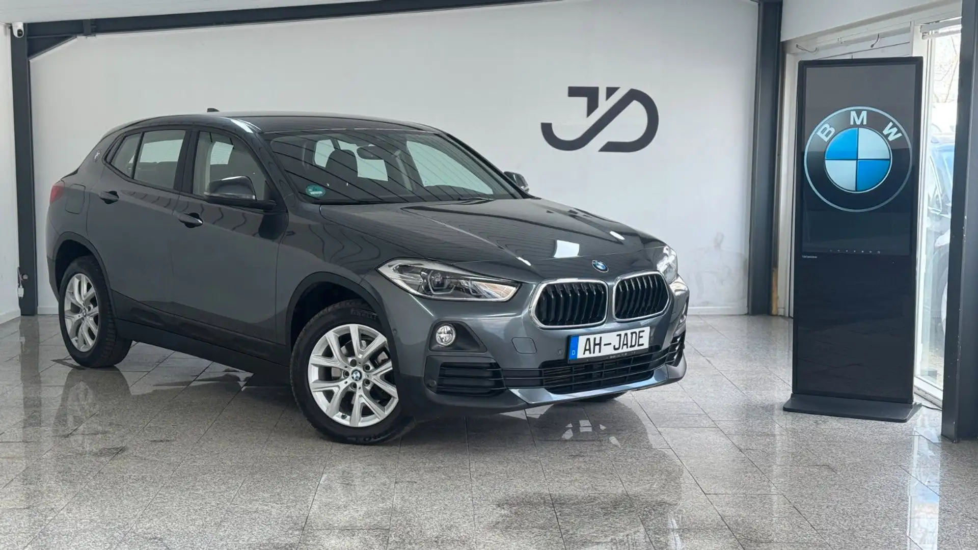 BMW X2 sDrive 18 d Advantage*1.Hand*LED*PDC Grau - 1
