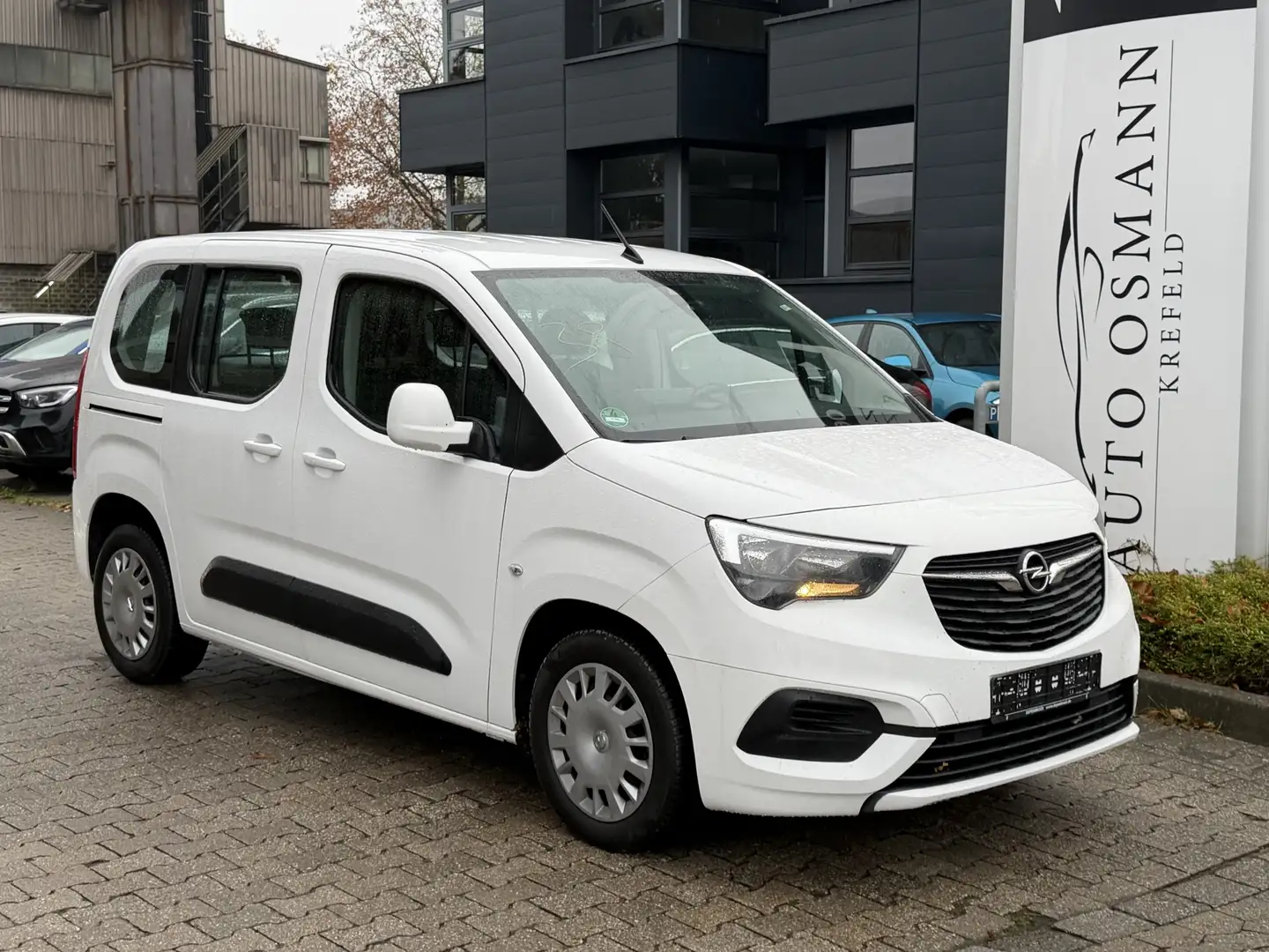 Opel Combo Life Edition 1HAND*PDC H*AHK*CARPLAY Weiß - 1