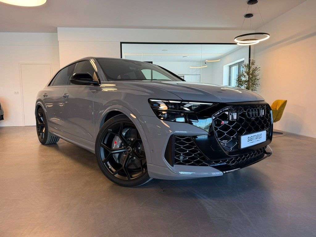 Second hand Audi Rsq8 