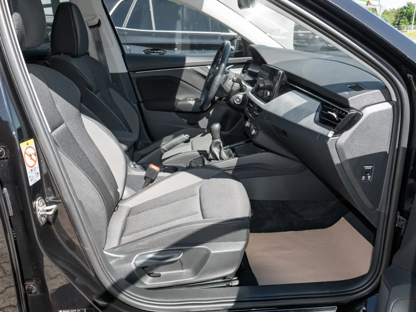 Skoda Scala 1.5 TSI Tour KLIMA PDC SHZ KAMERA LED Schwarz - 2