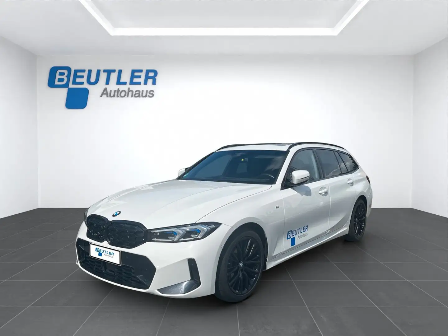 BMW 320 dA Touring MSport 18" Pano DAP PAP AHK eSitze Weiß - 1