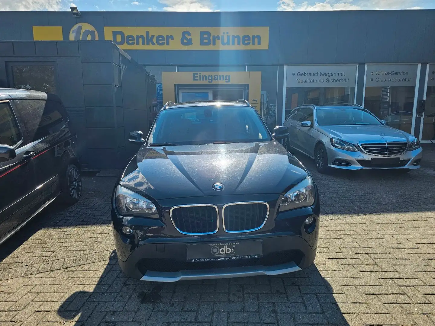 BMW X1 18 d xDrive Pano-SHD*Leder*AHK Noir - 2