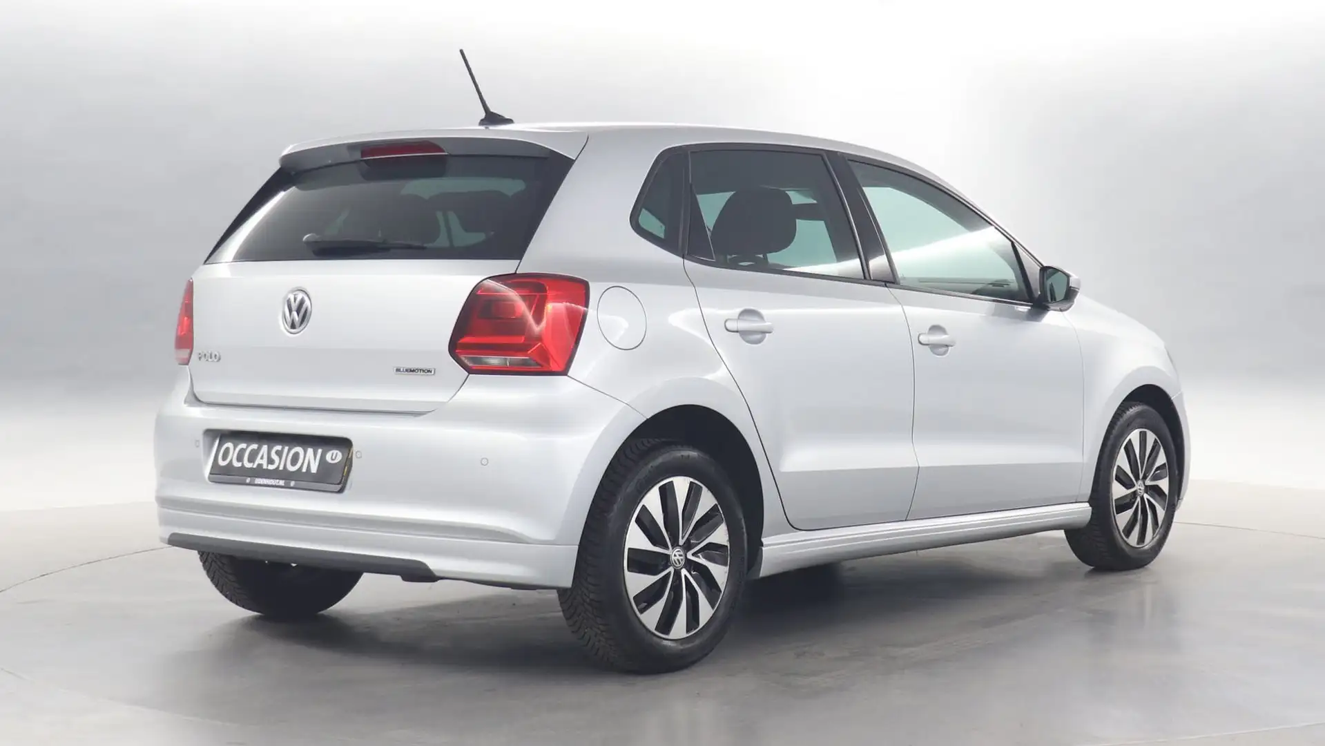 Volkswagen Polo 1.0 TSI 95pk Bluemotion Connected Series DSG / Nav Grijs - 2