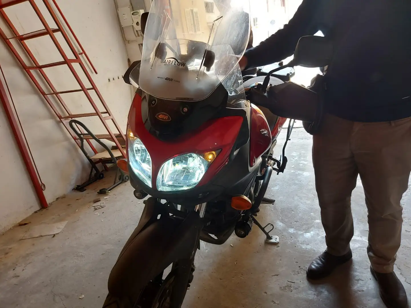 Suzuki V-Strom 650 ABS Roşu - 1