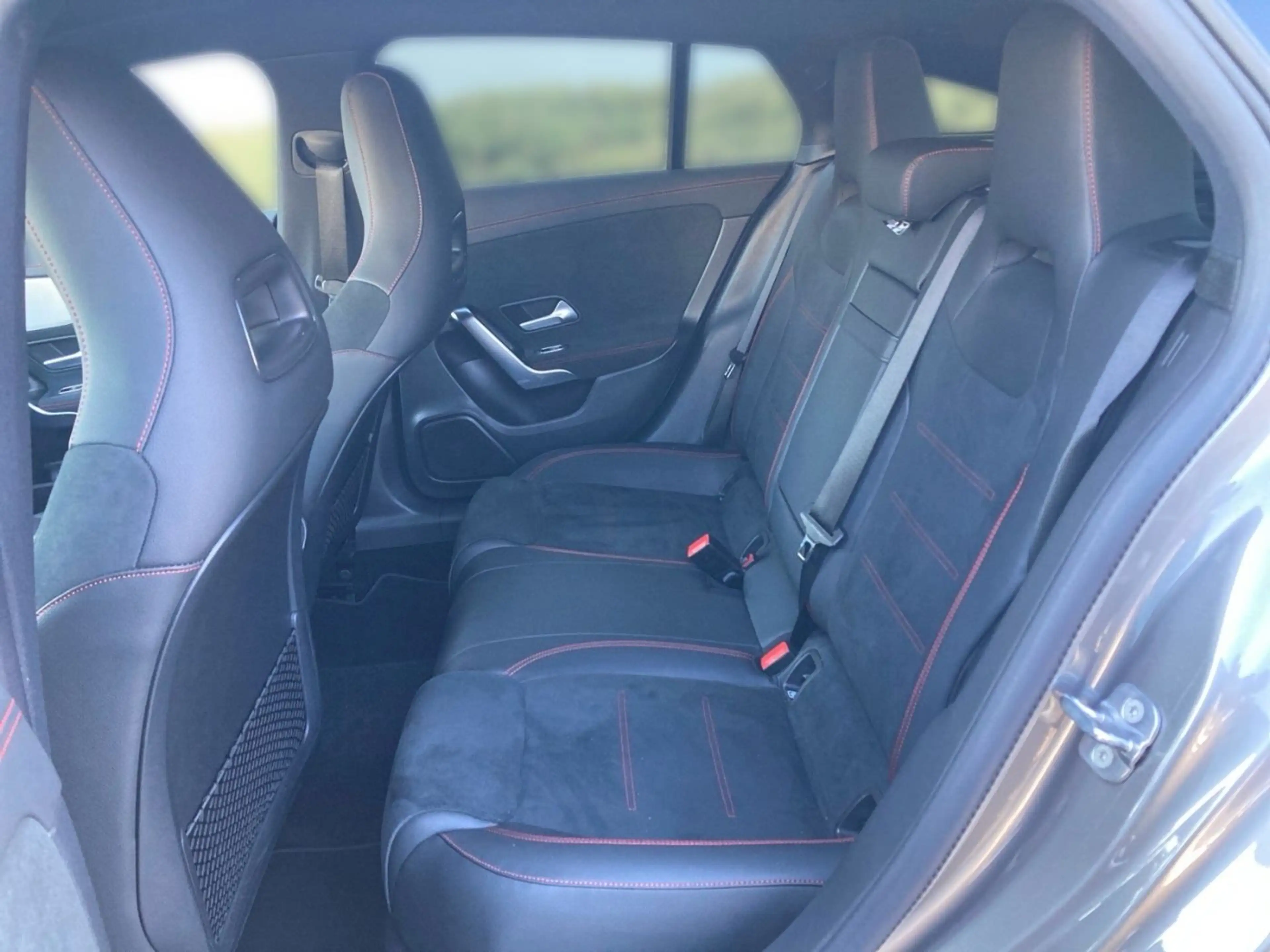 Mercedes-Benz CLA 200 CLA 200 d 4MATIC Shooting Brake AMG Line Klima — photo 12