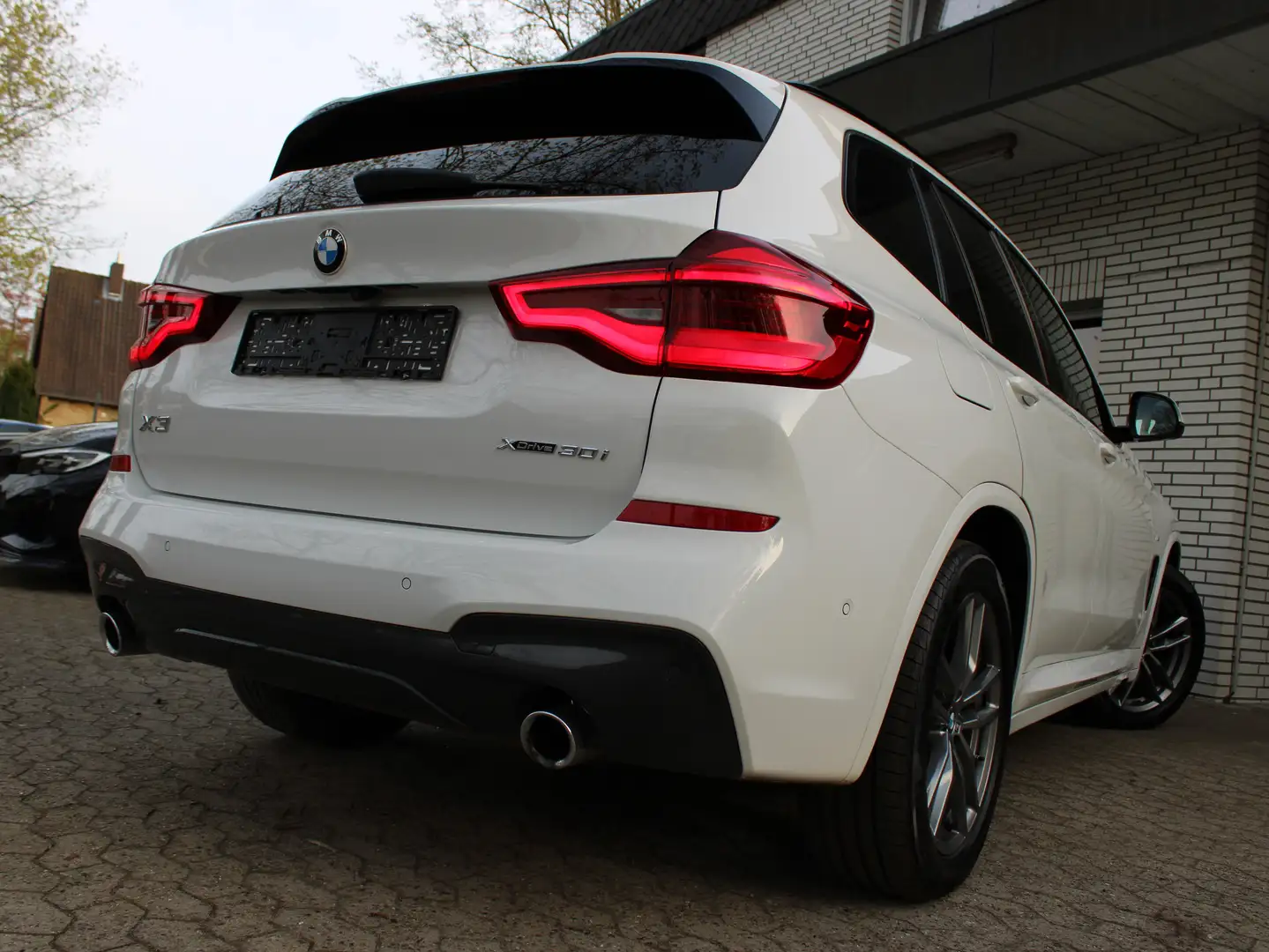 BMW X3 X3 xDrive30i Aut. M Paket Weiß - 2