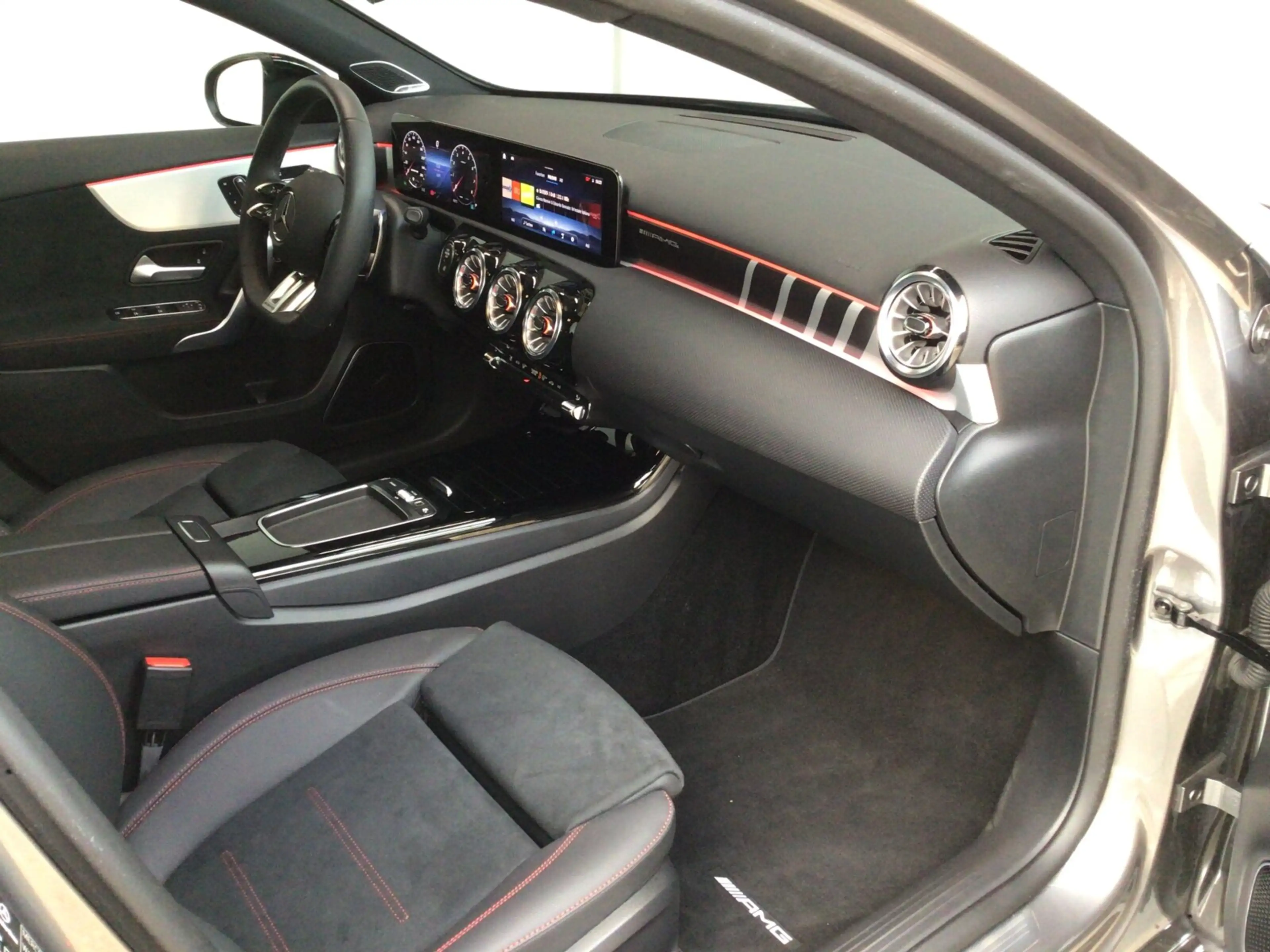 Mercedes-Benz A 35 AMG A 35 4M AMG Line/Pano/Beam/Burm/Night/Distr. Navi — photo 11