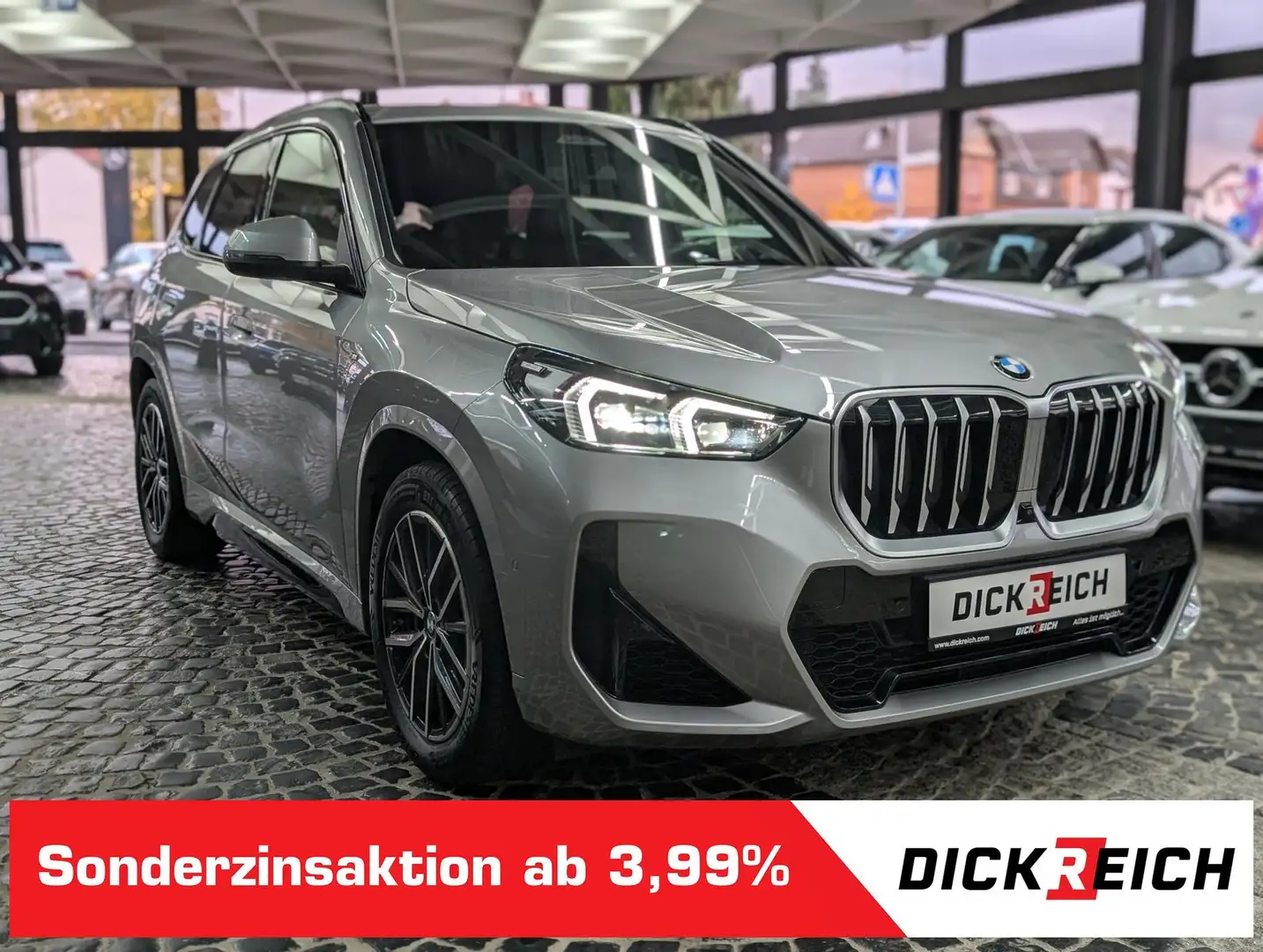 BMW X1 23 i xDrive M Sport H&K PANO LEDER AHK Ad-LED Silber - 1