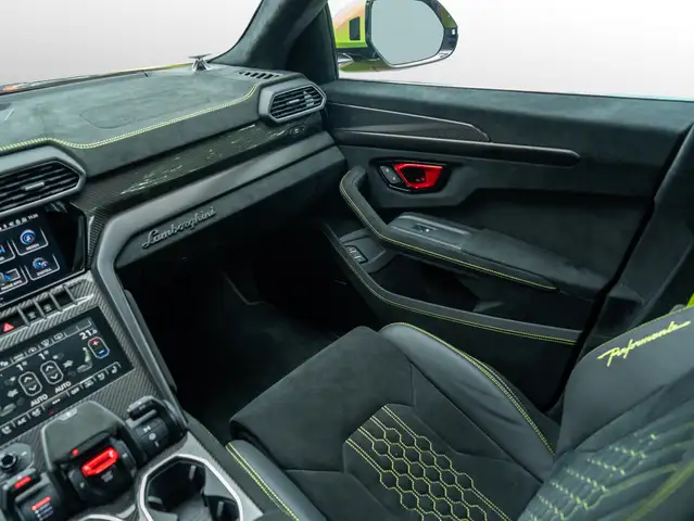 Lamborghini Urus view 13