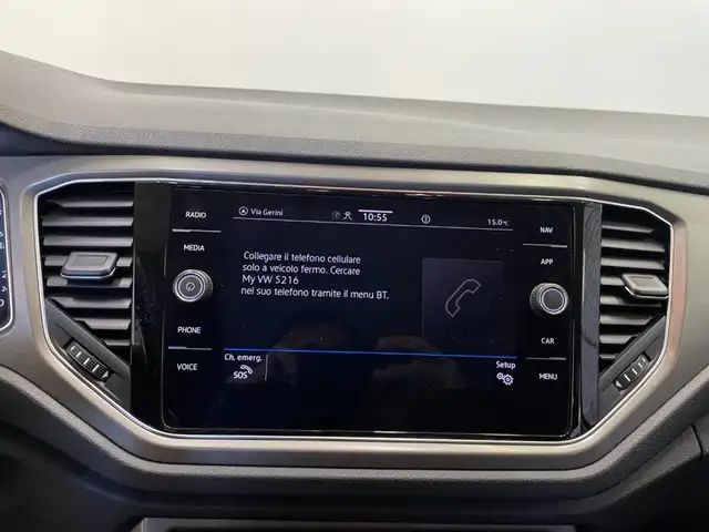 Volkswagen T-Roc view 11
