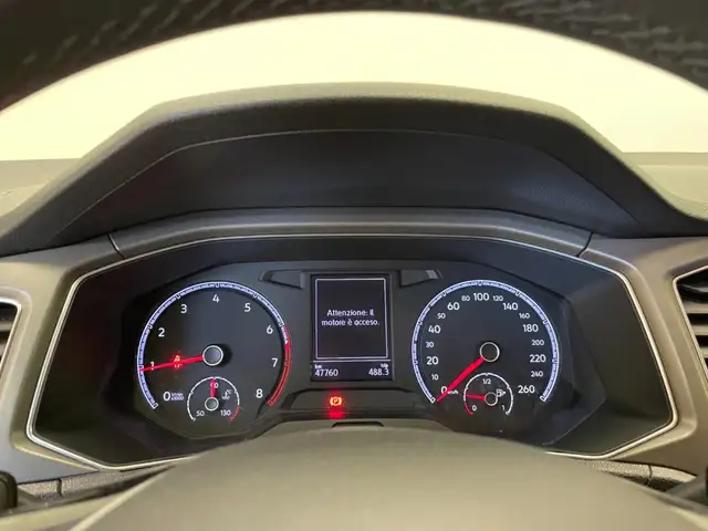 Volkswagen T-Roc view 5