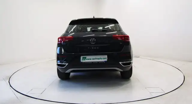 Volkswagen T-Roc view 4