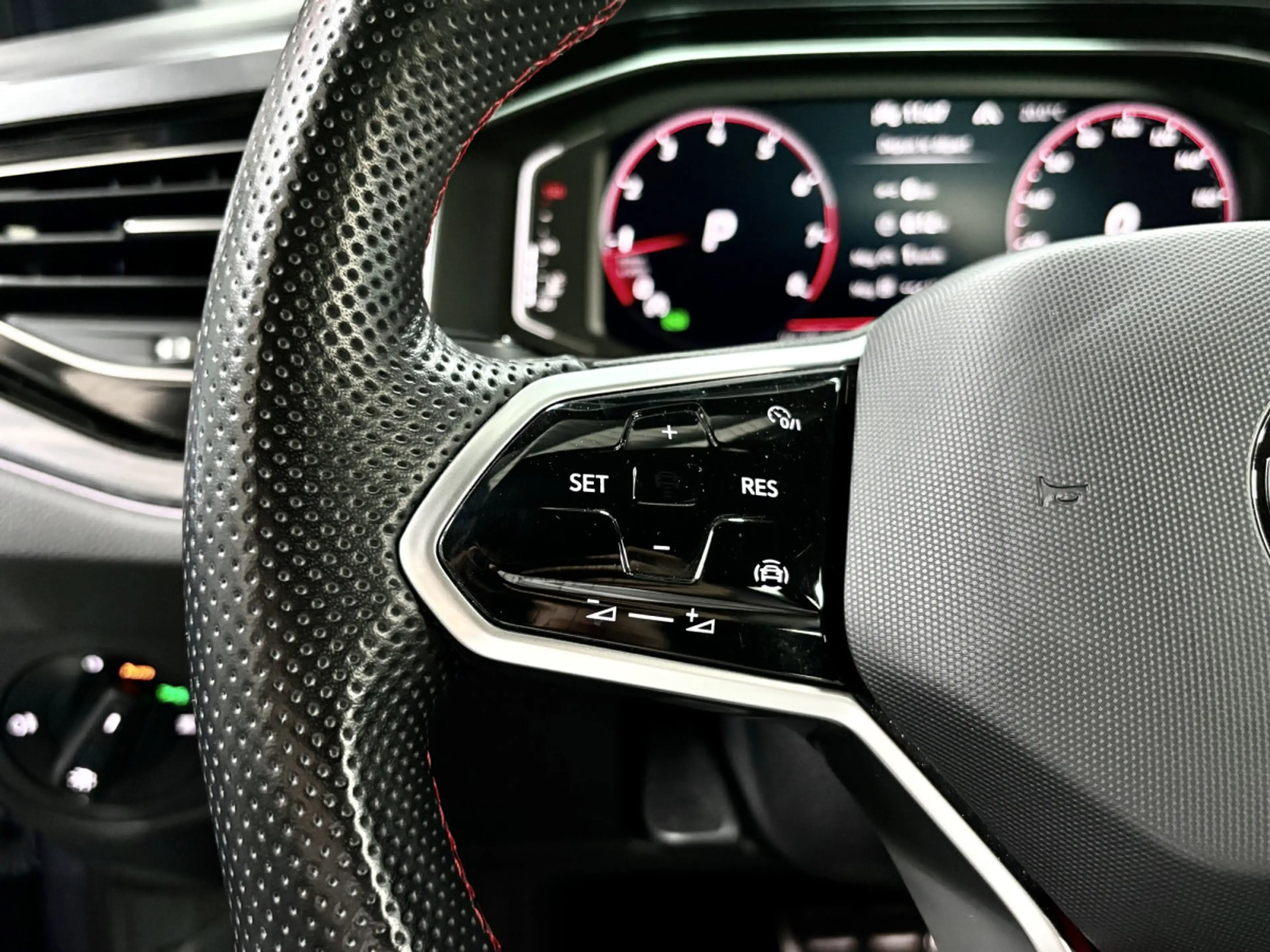 Volkswagen Polo GTI 2.0 TSI 207 CV DSG7 * MATRIX * CARPLAY * — photo 9