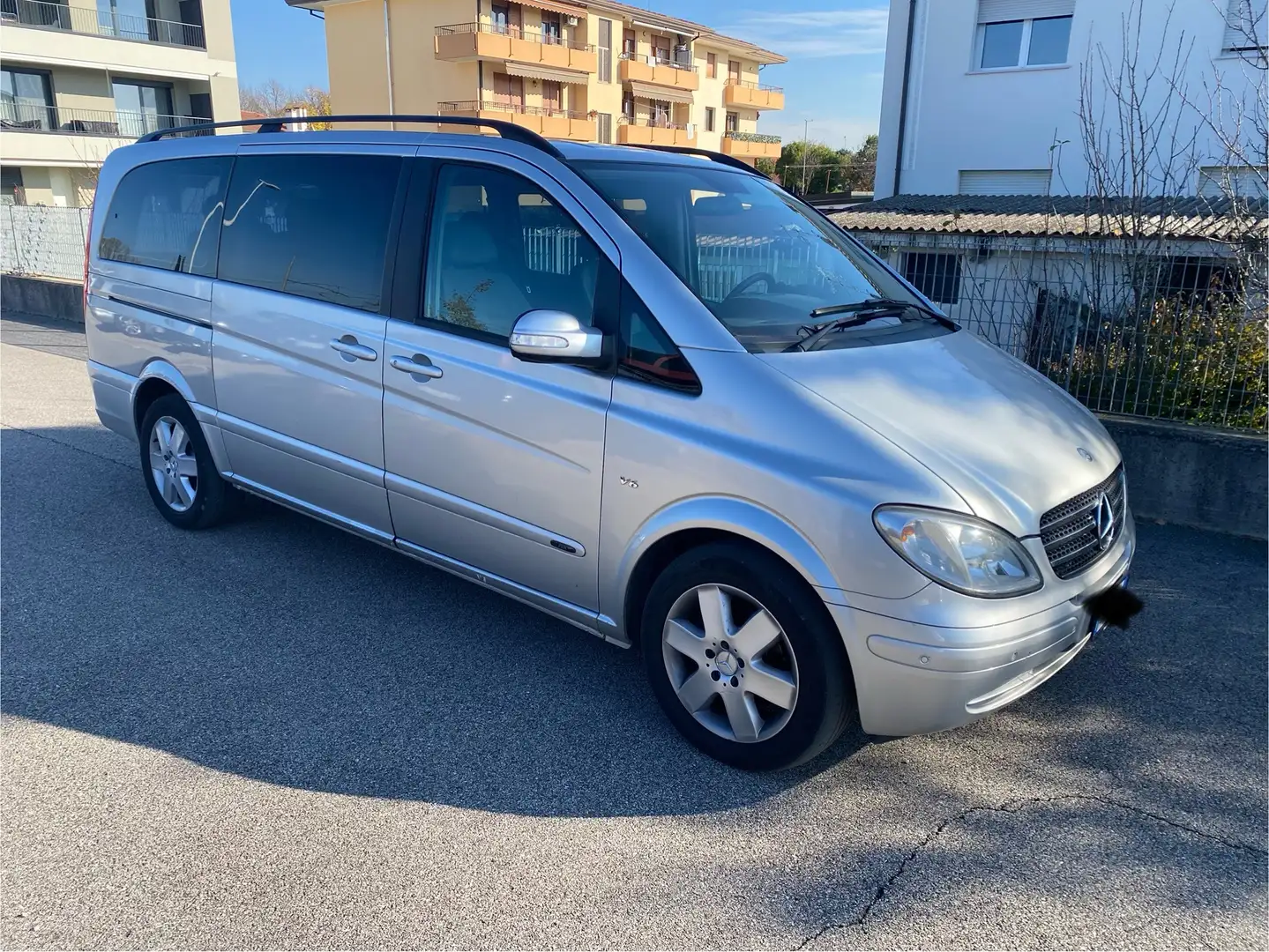 Mercedes-Benz Marco Polo Auto caravan Grau - 2