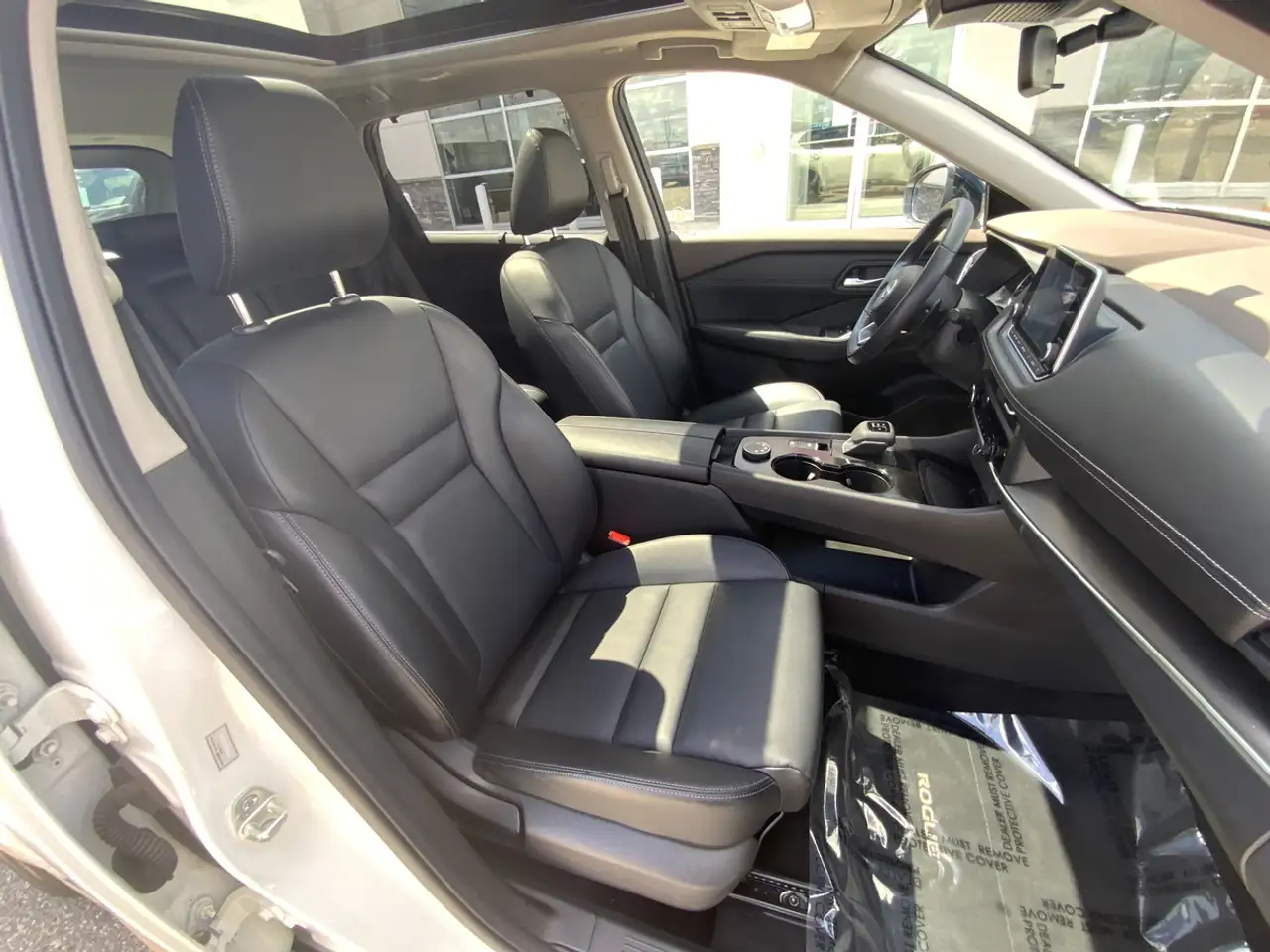 Nissan Rogue снимка Nissan Rogue