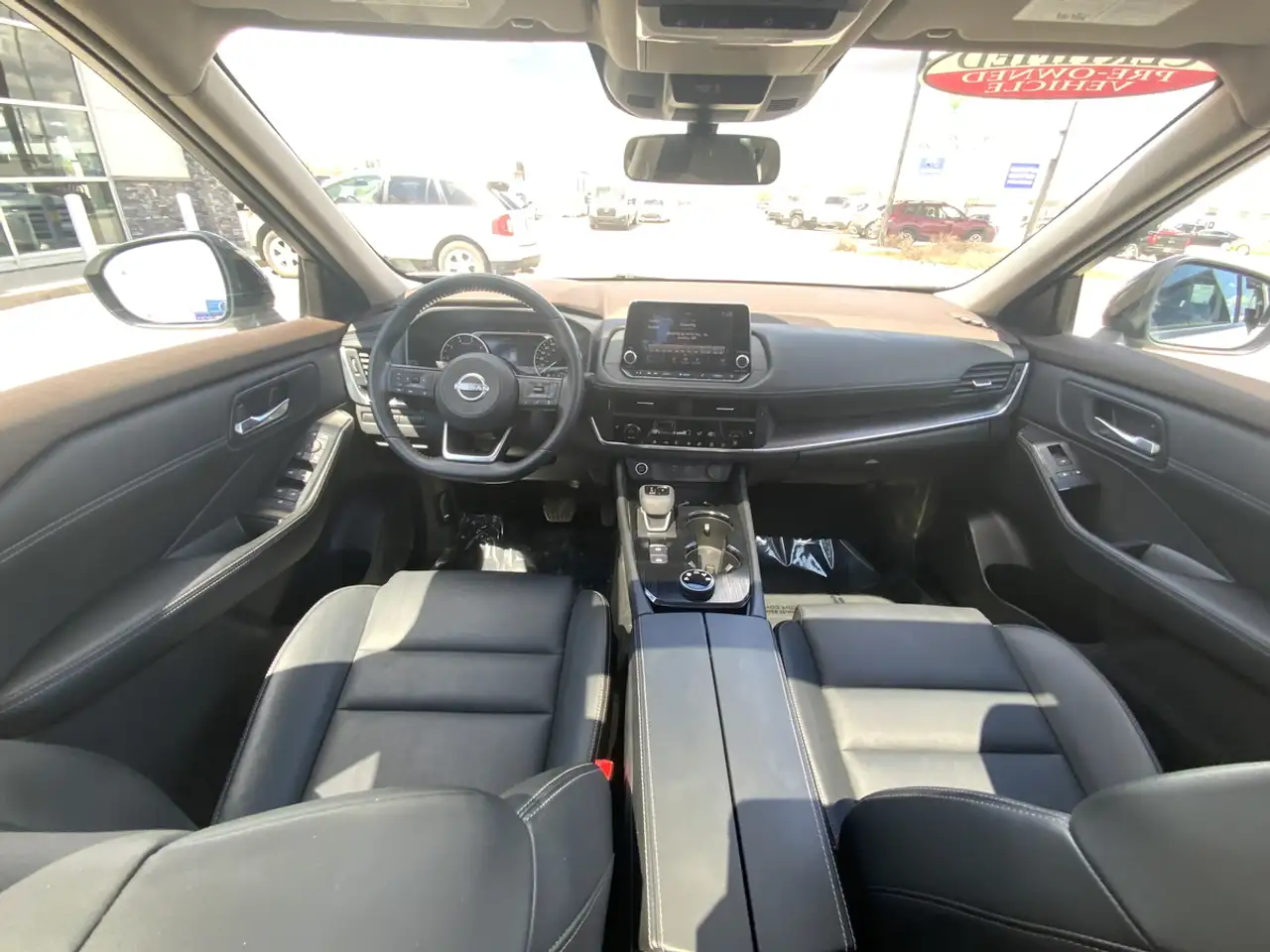Nissan Rogue снимка Nissan Rogue