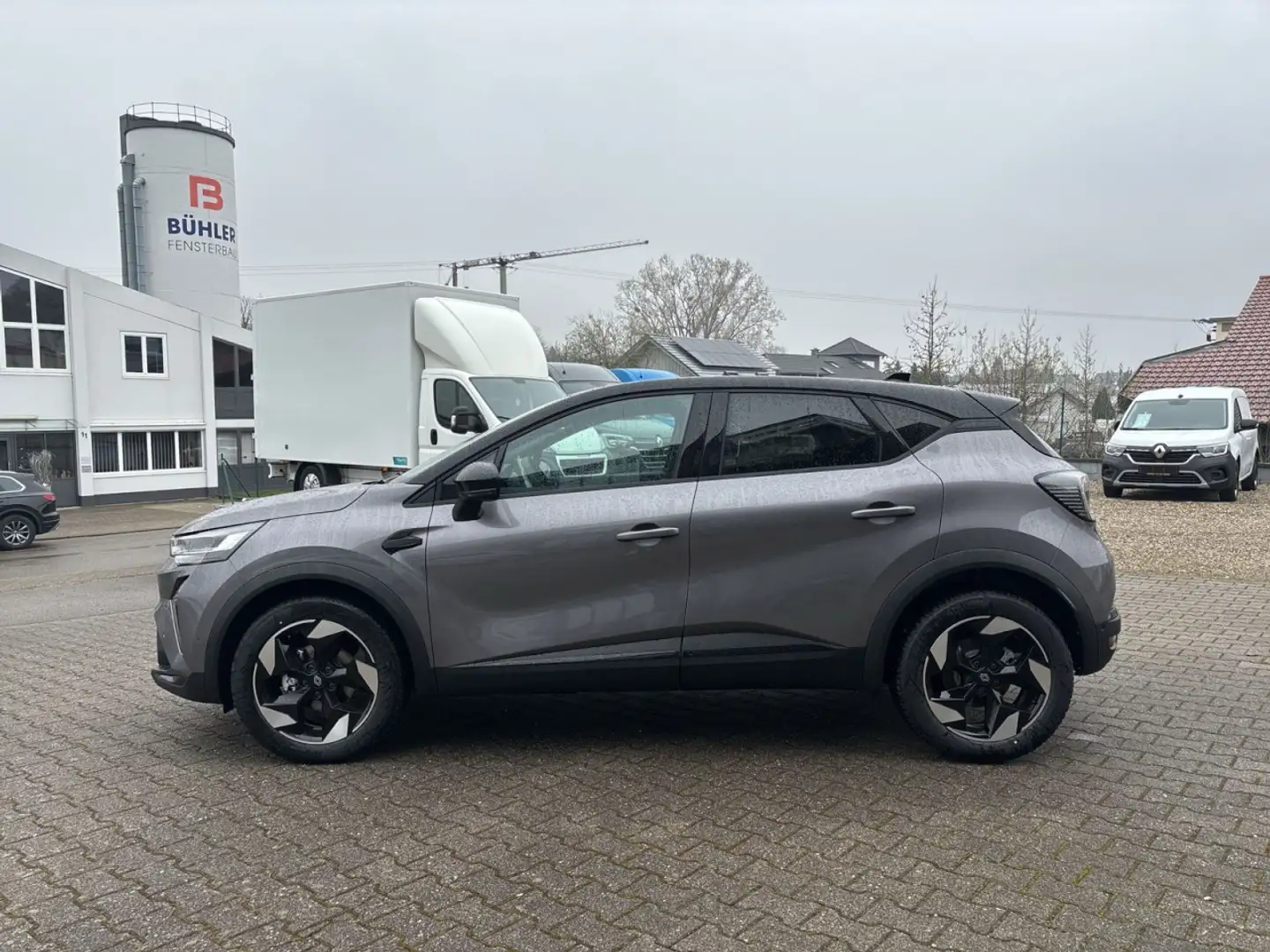 Renault Captur II Techno Mild Hybrid 160 EDC Klima Zwart - 2