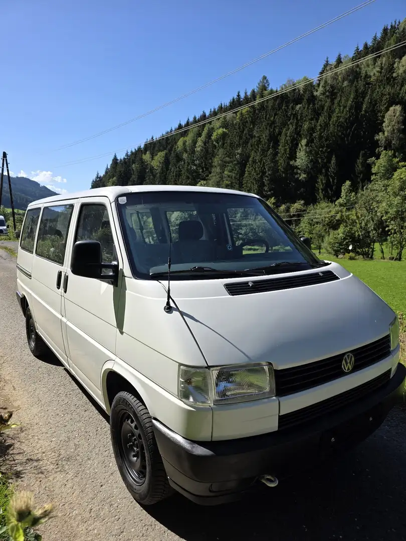 Volkswagen Transporter - 1