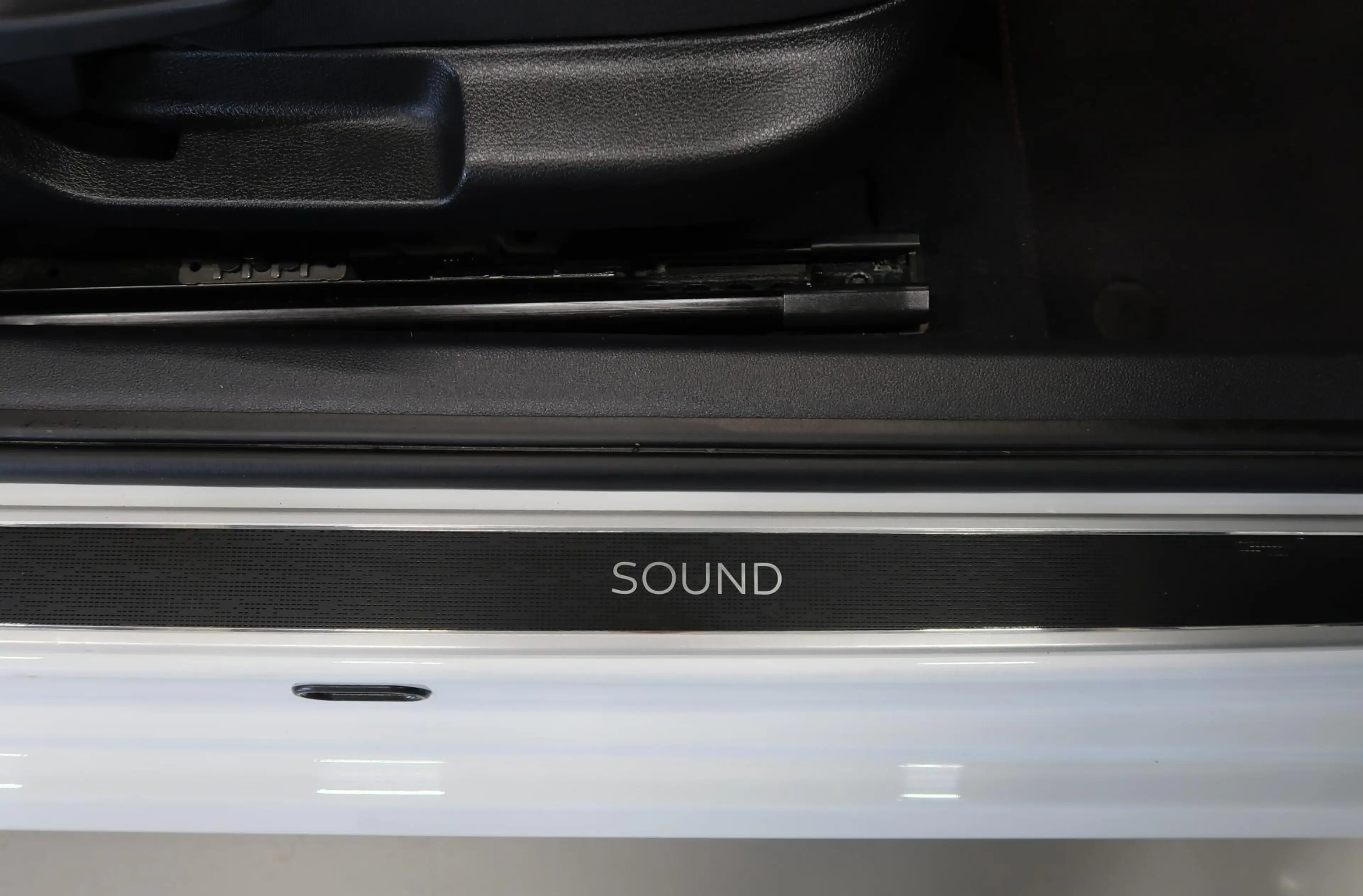 Volkswagen Beetle 1.2 TSI Sound Automaat Navigatie Airco-ecc App con — photo 38