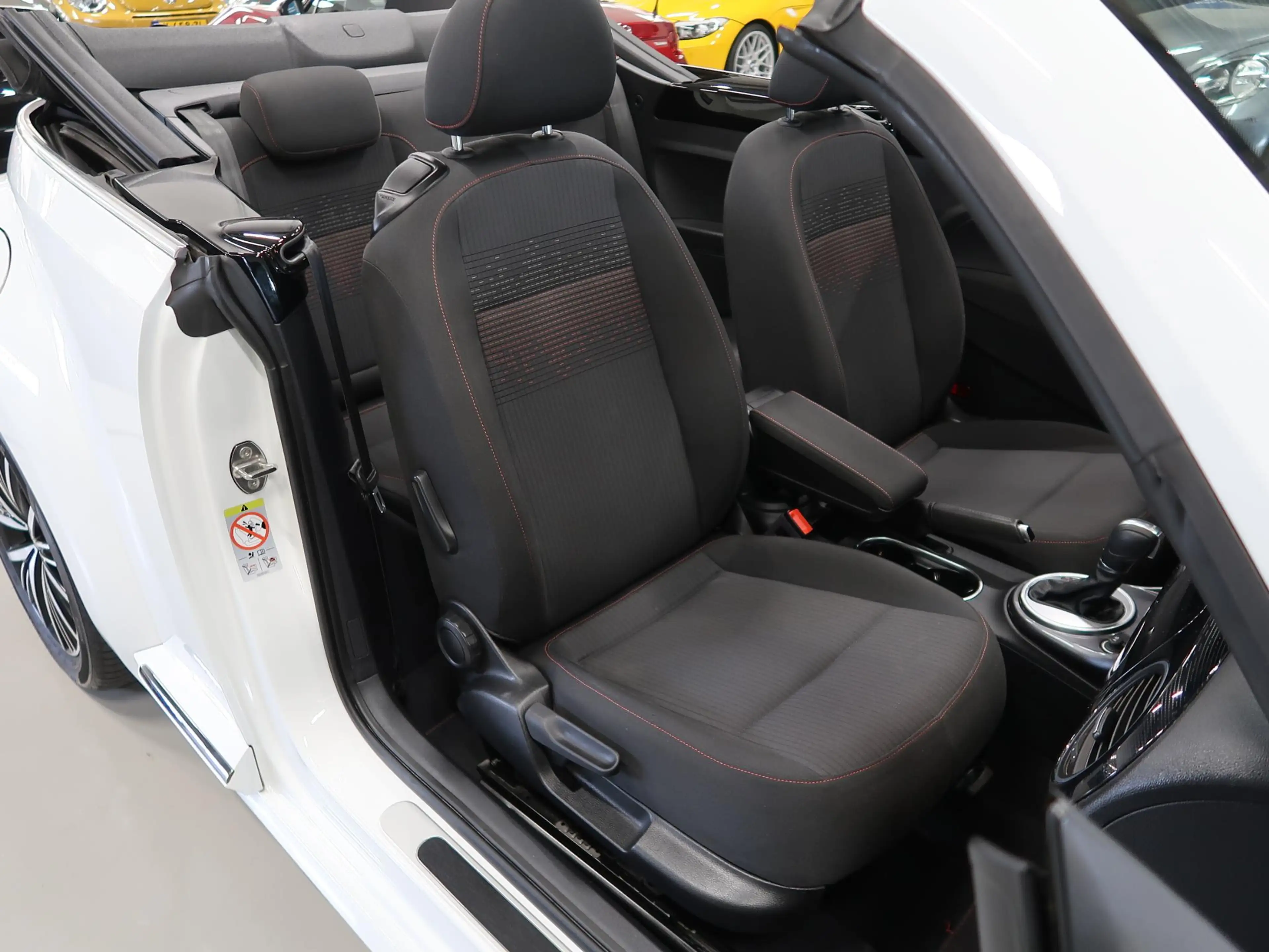 Volkswagen Beetle 1.2 TSI Sound Automaat Navigatie Airco-ecc App con — photo 16