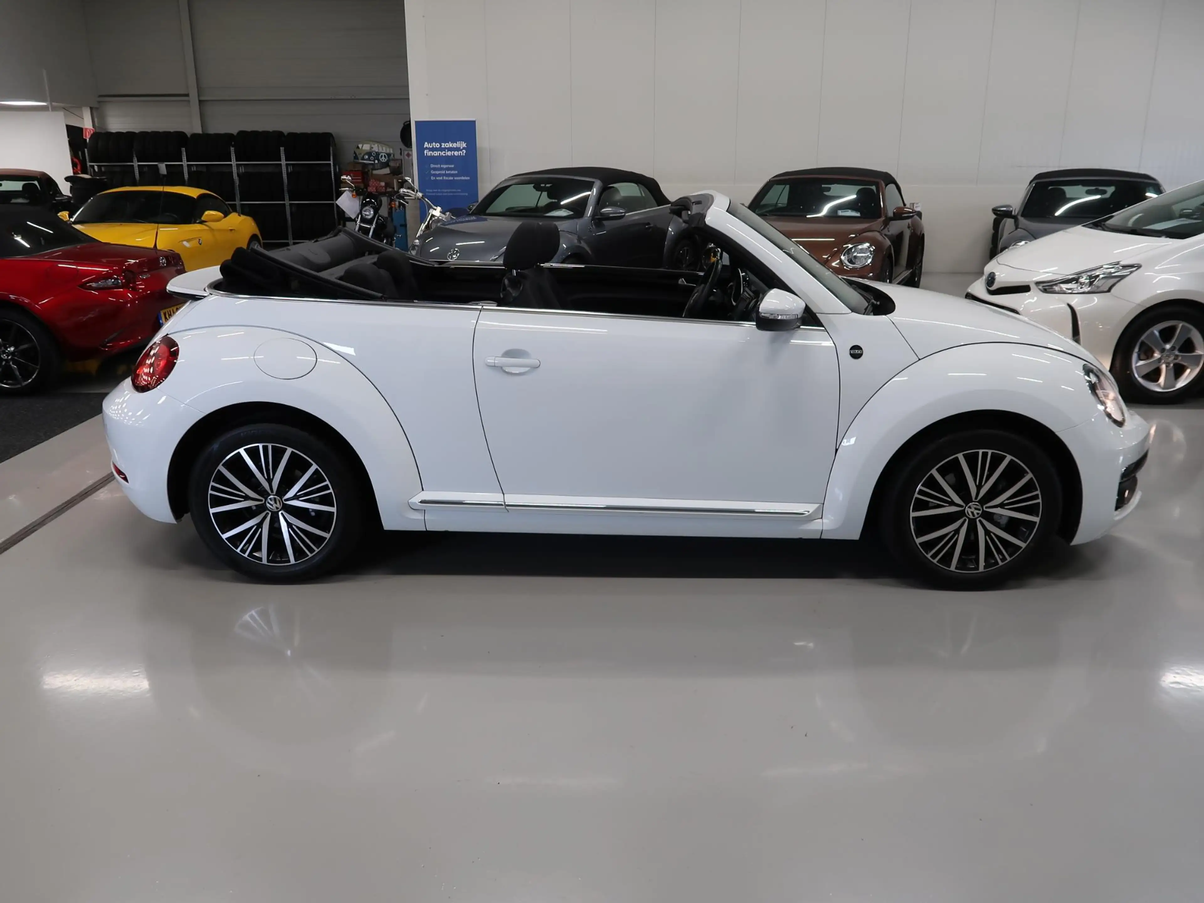 Volkswagen Beetle 1.2 TSI Sound Automaat Navigatie Airco-ecc App con — photo 31