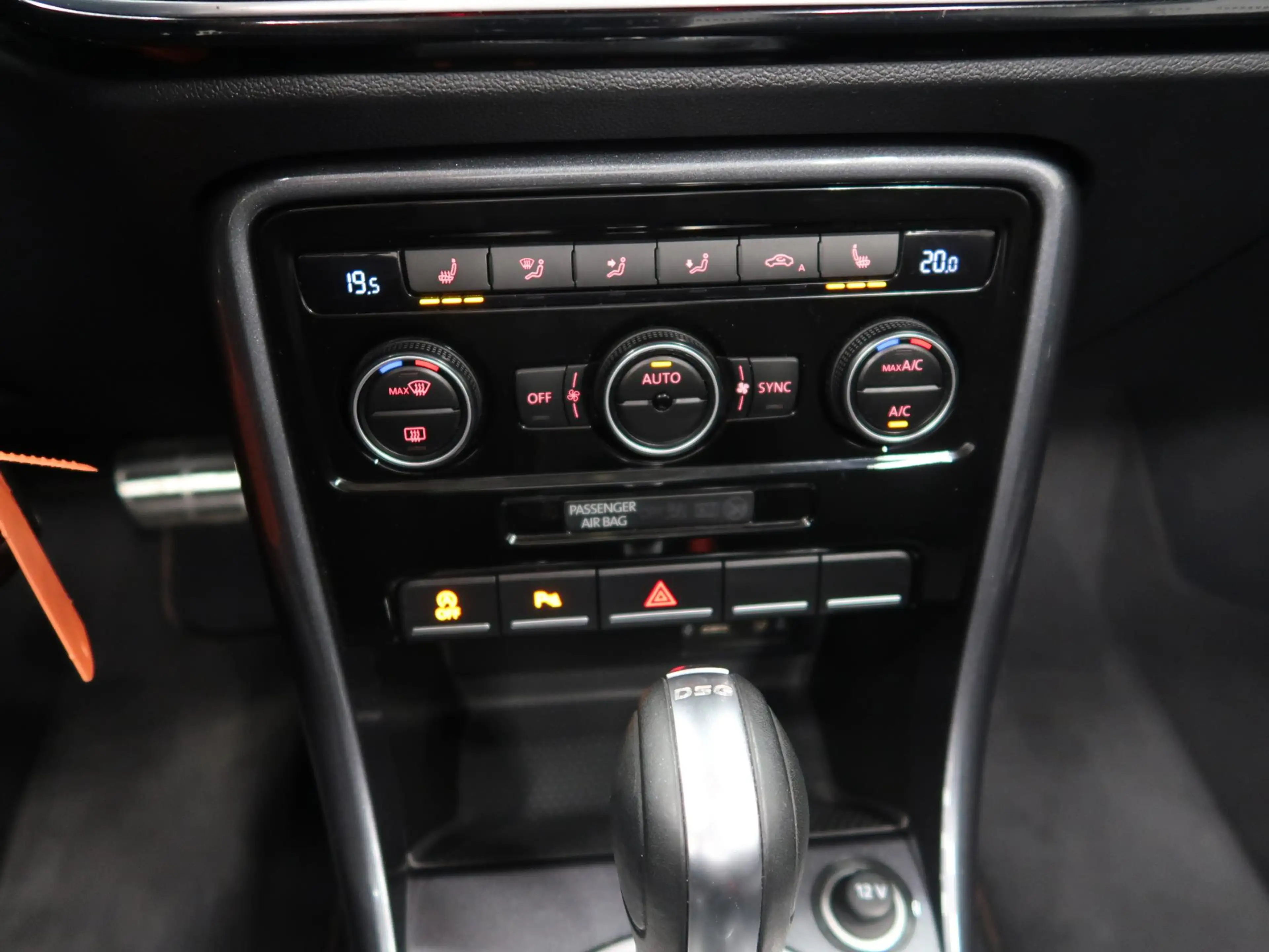 Volkswagen Beetle 1.2 TSI Sound Automaat Navigatie Airco-ecc App con — photo 35