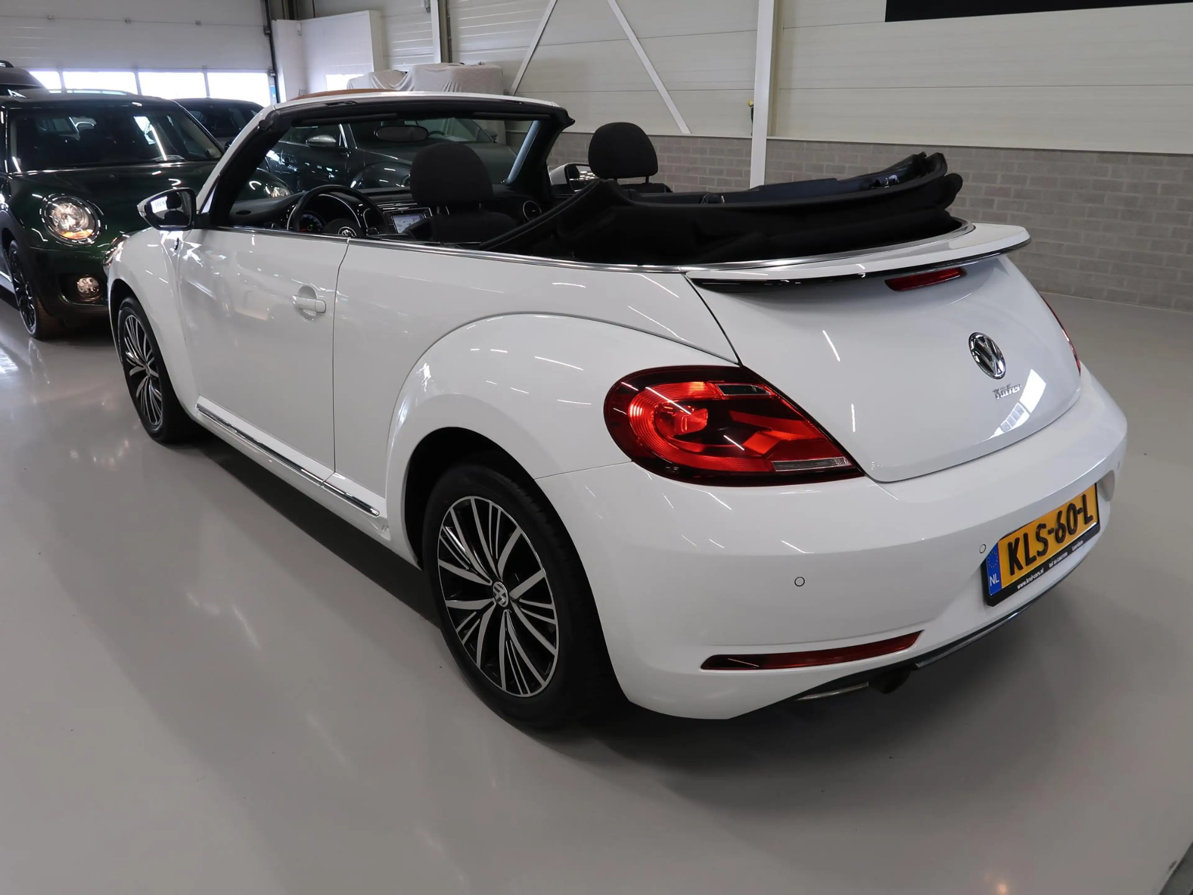 Volkswagen Beetle 1.2 TSI Sound Automaat Navigatie Airco-ecc App con — photo 32