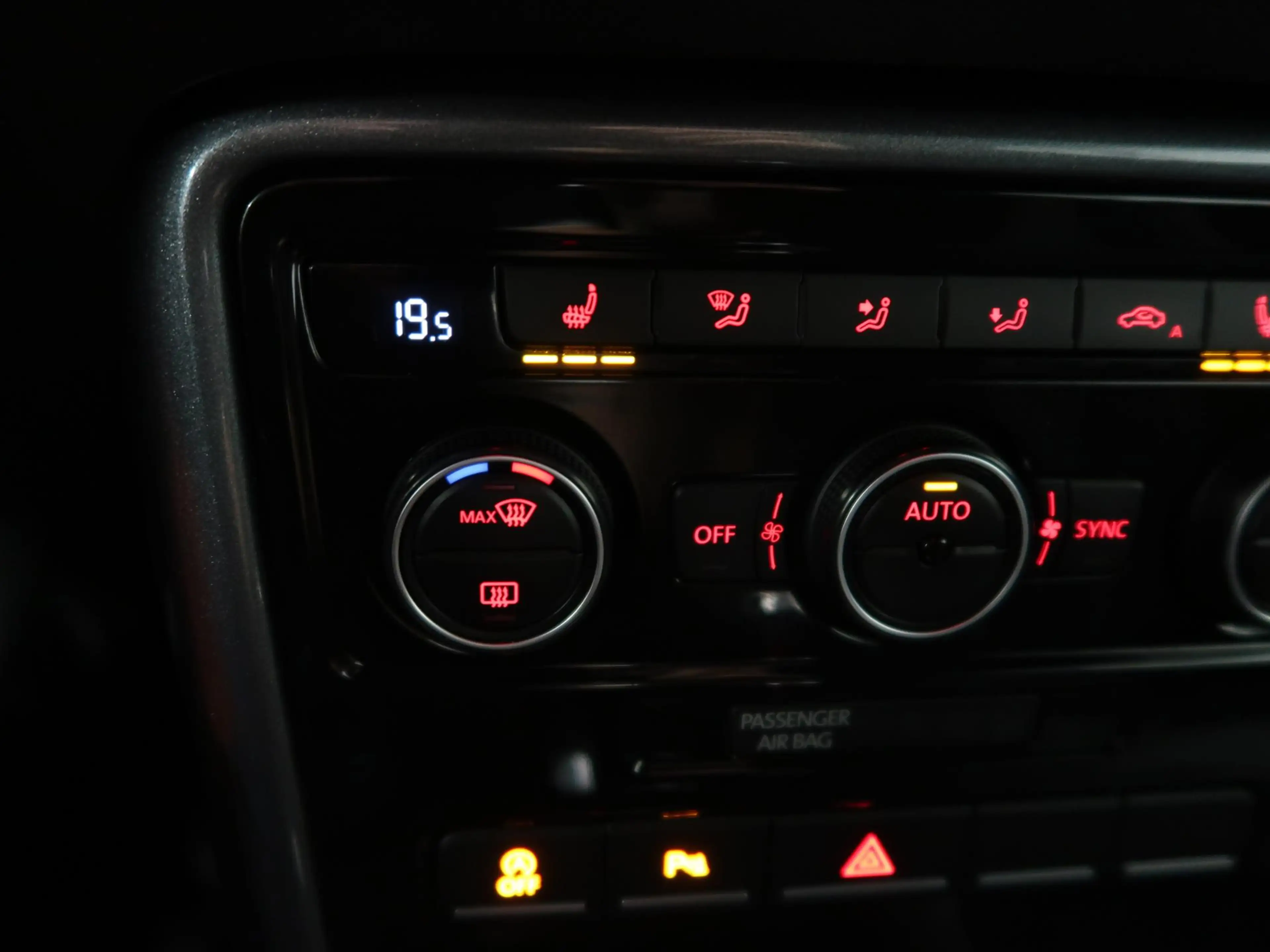 Volkswagen Beetle 1.2 TSI Sound Automaat Navigatie Airco-ecc App con — photo 10