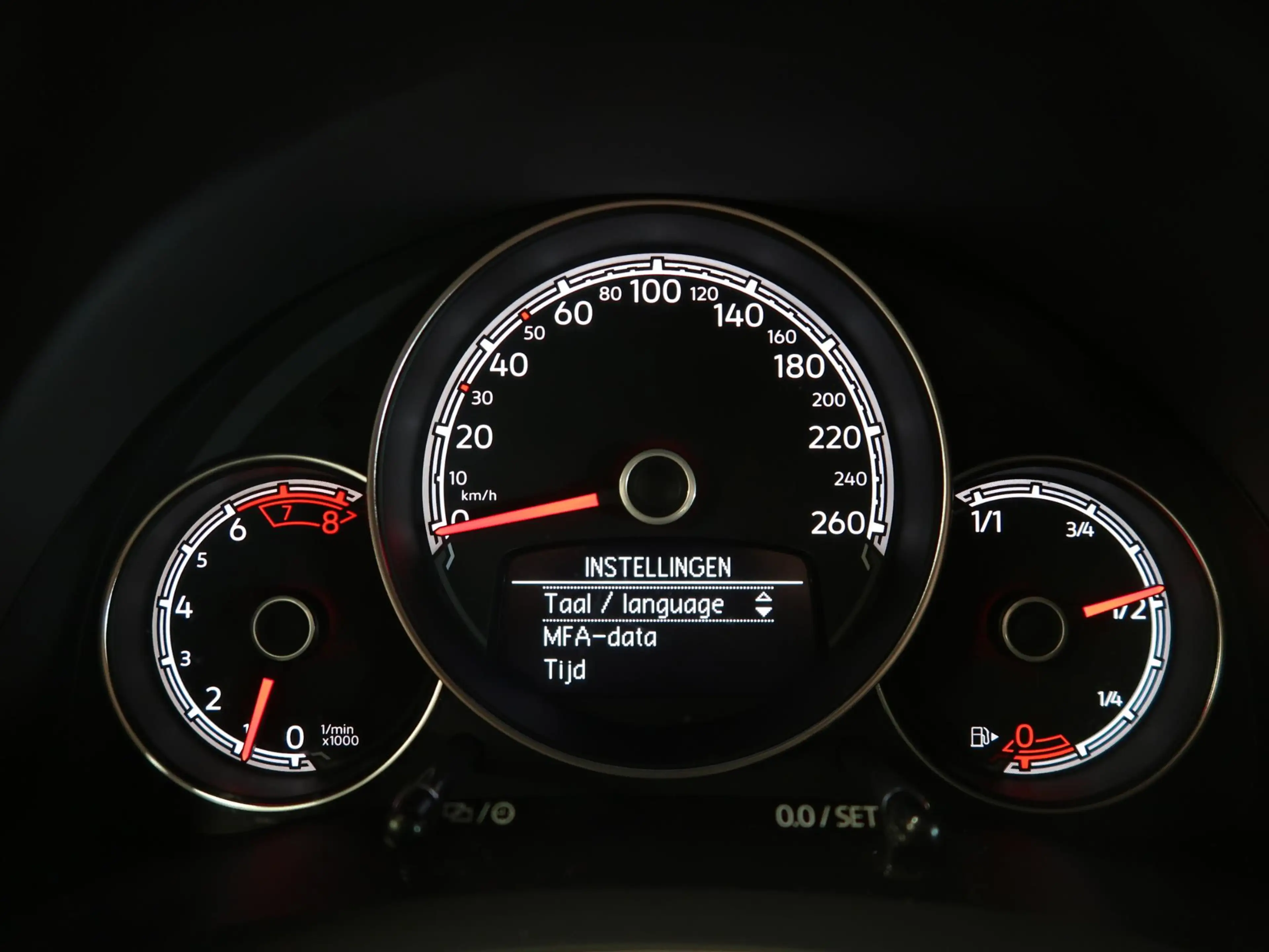Volkswagen Beetle 1.2 TSI Sound Automaat Navigatie Airco-ecc App con — photo 45