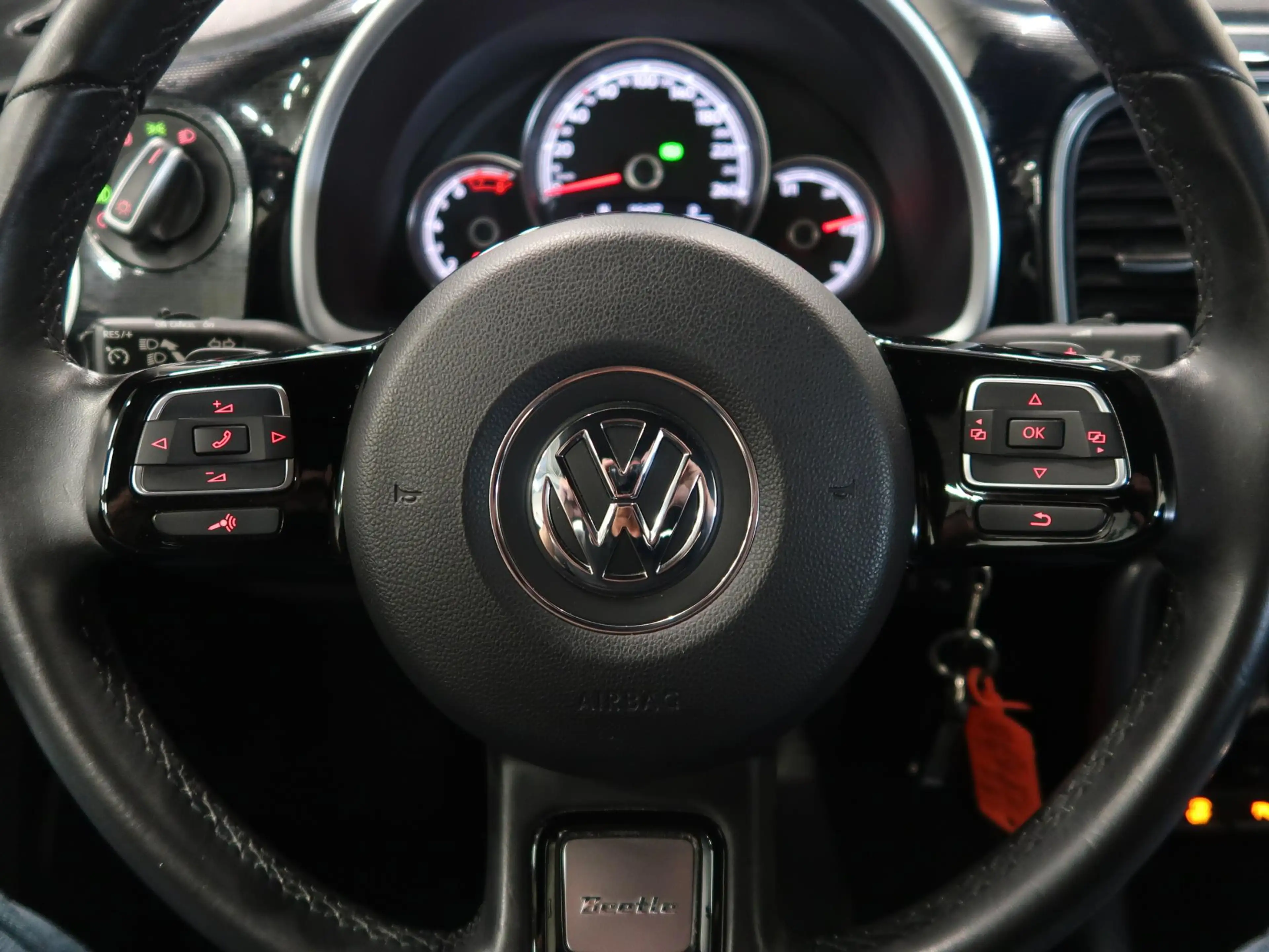 Volkswagen Beetle 1.2 TSI Sound Automaat Navigatie Airco-ecc App con — photo 27