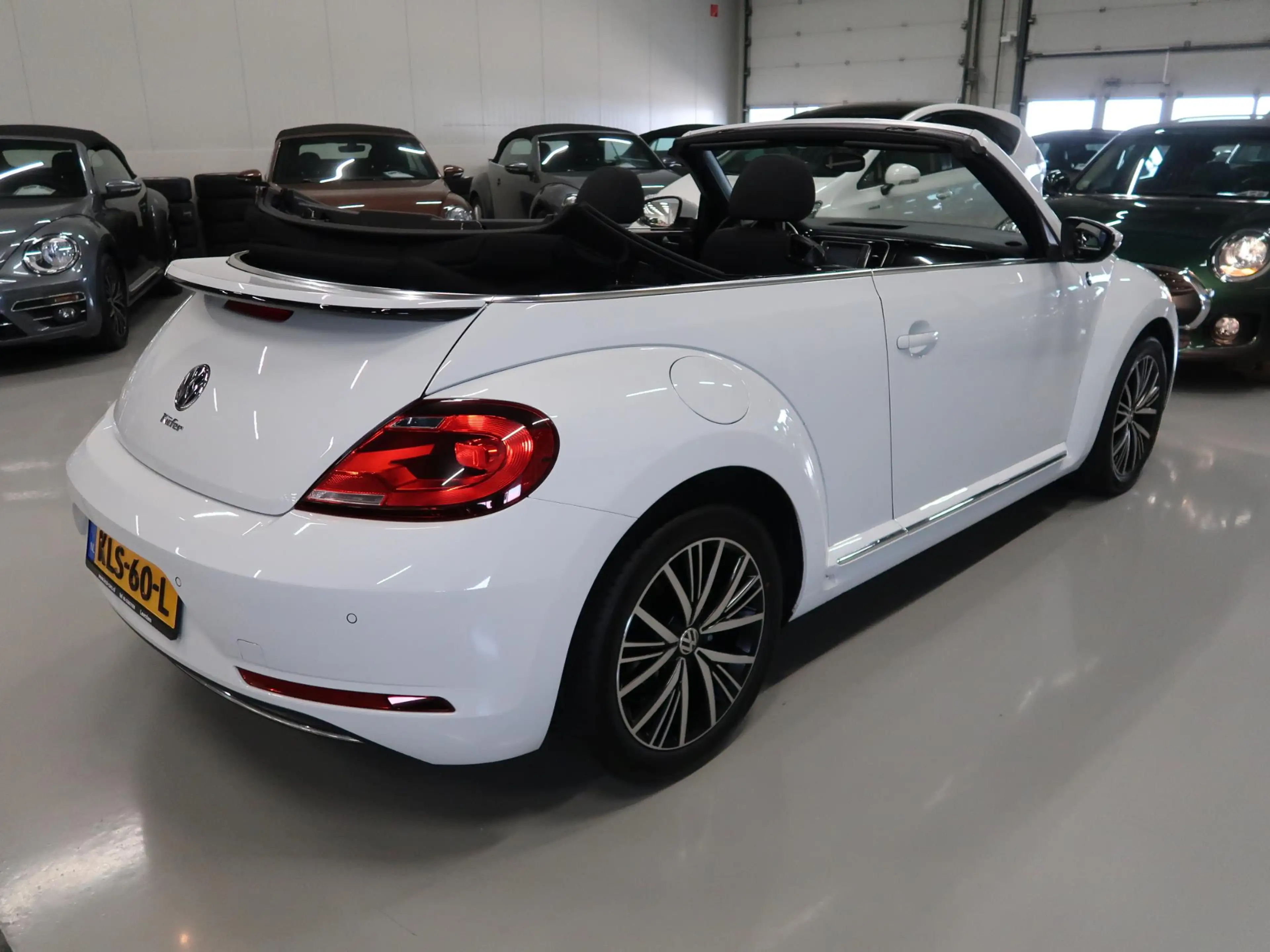 Volkswagen Beetle 1.2 TSI Sound Automaat Navigatie Airco-ecc App con — photo 34