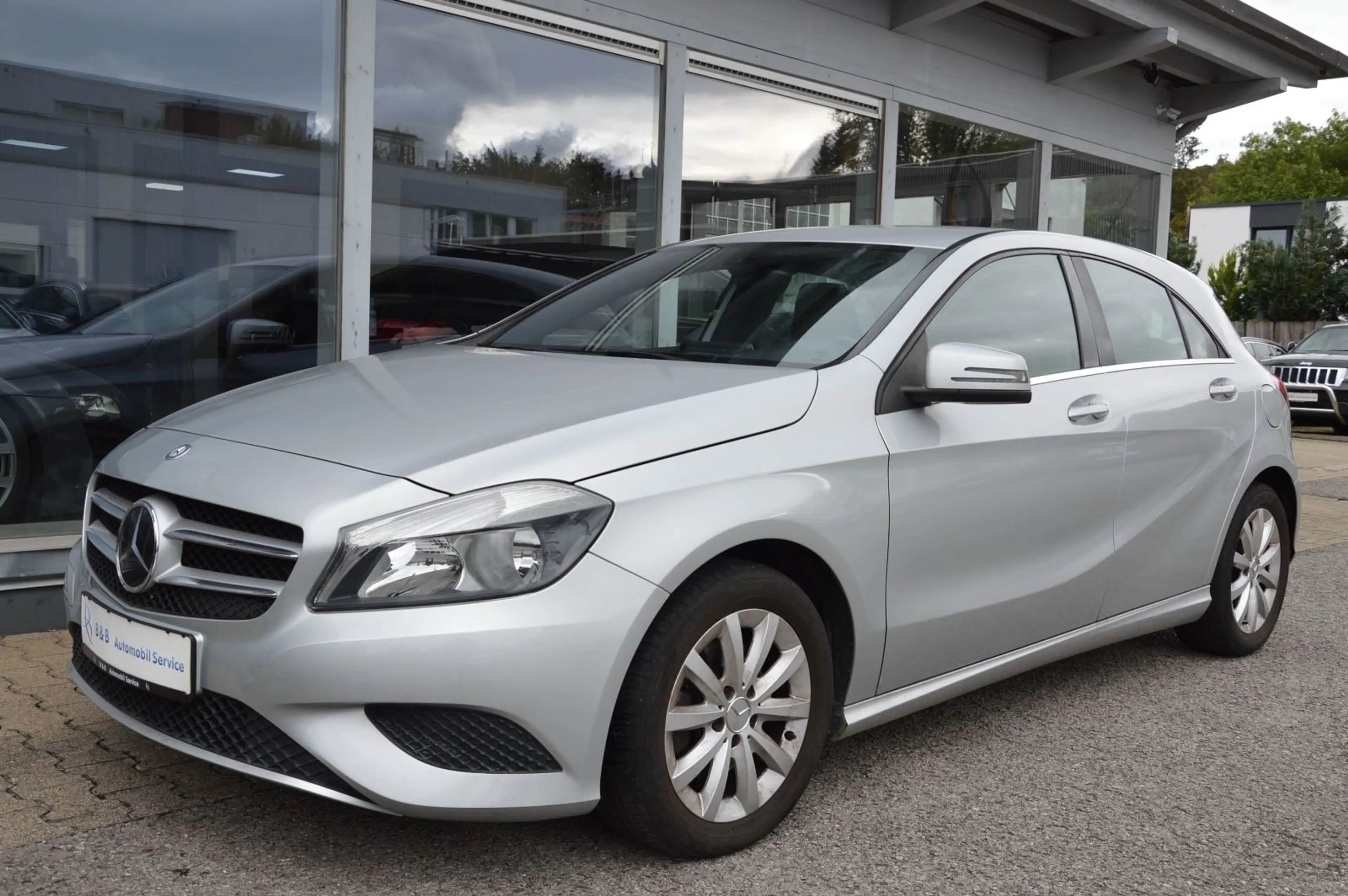 Mercedes-Benz A 180 *STYLE*NAVI*ANDROID-DISPLAY*SHZ*TEIL-LEDER