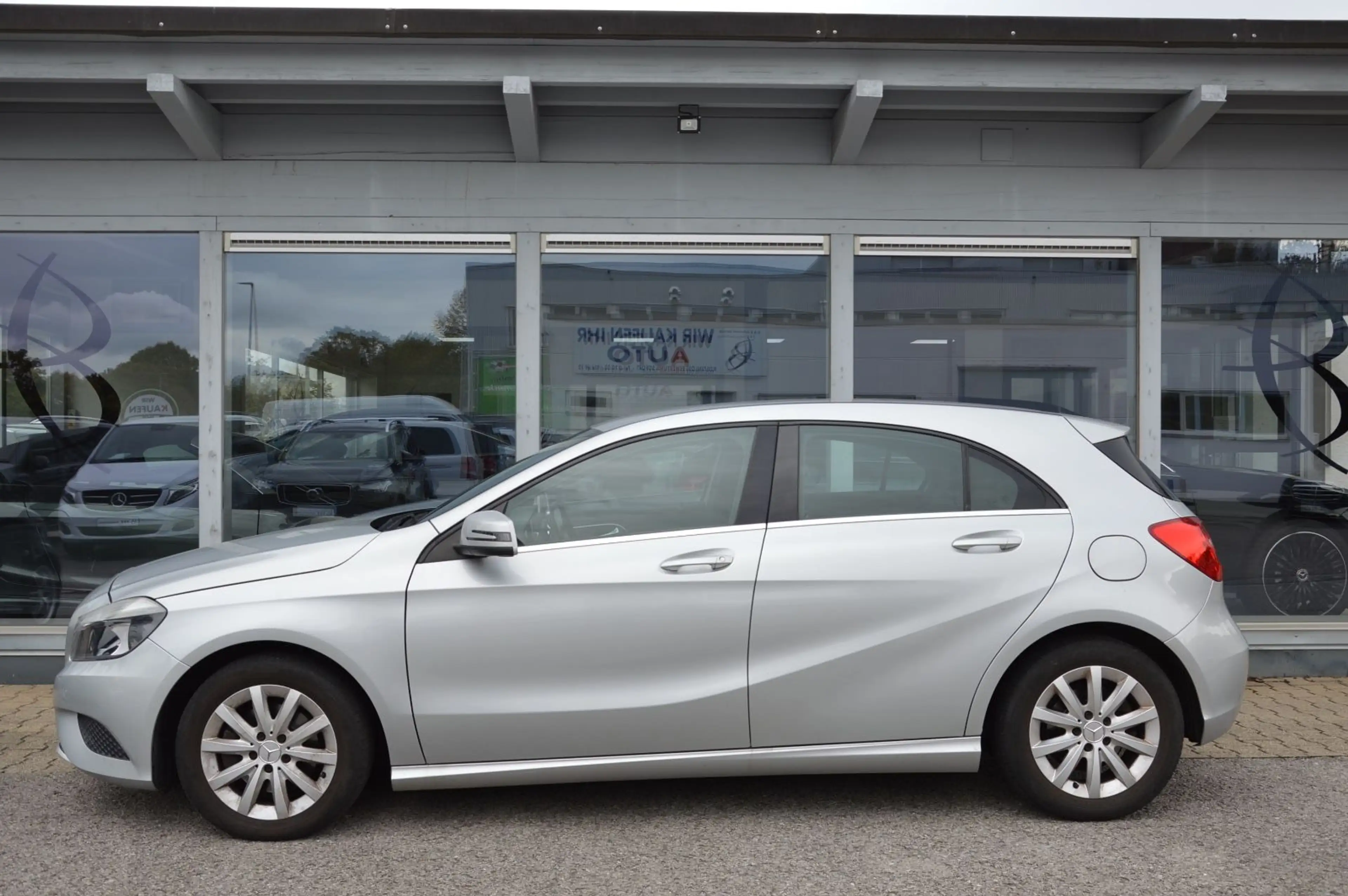 Mercedes-Benz A 180 *STYLE*NAVI*ANDROID-DISPLAY*SHZ*TEIL-LEDER — photo 2
