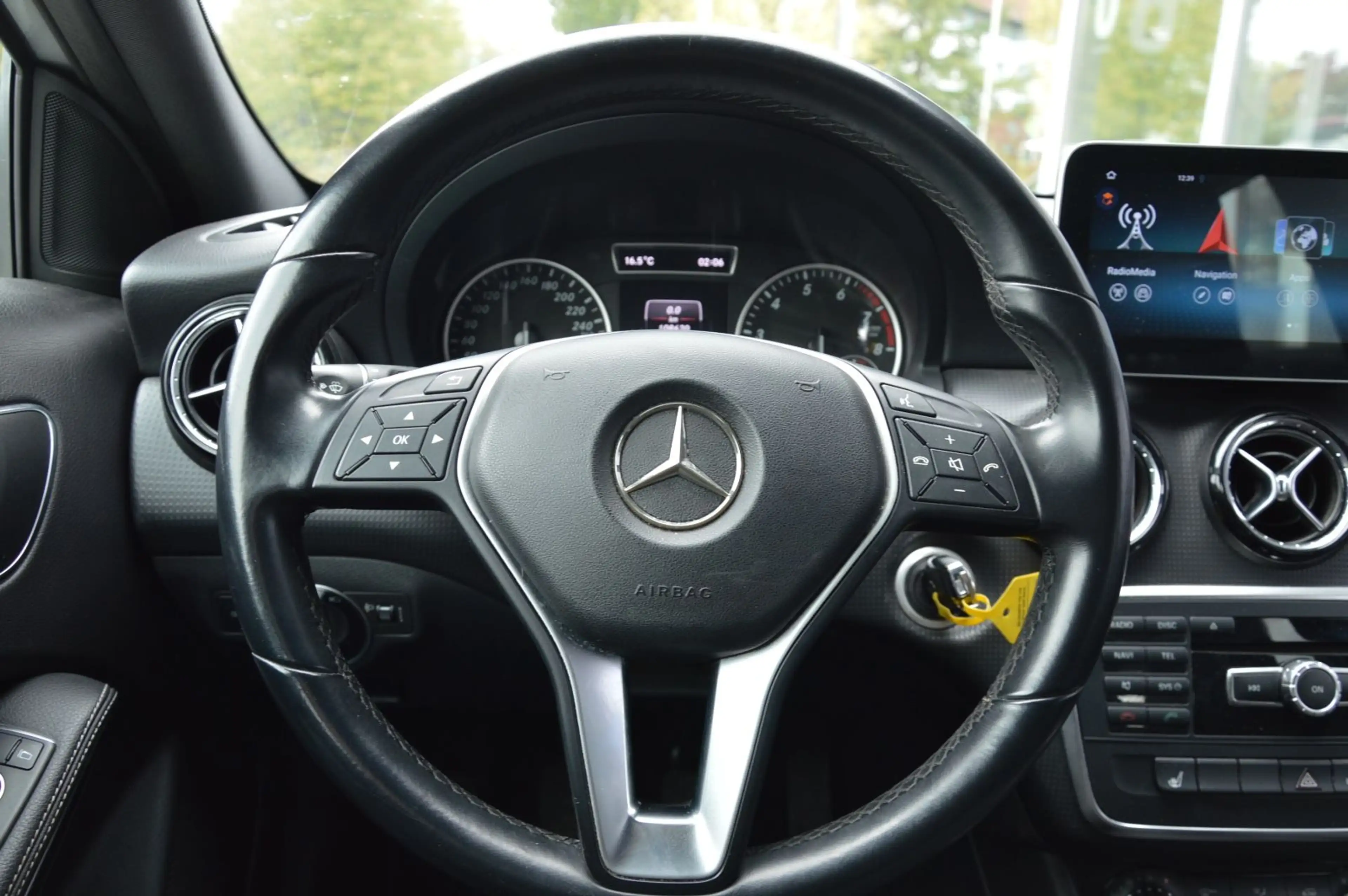 Mercedes-Benz A 180 *STYLE*NAVI*ANDROID-DISPLAY*SHZ*TEIL-LEDER — photo 9
