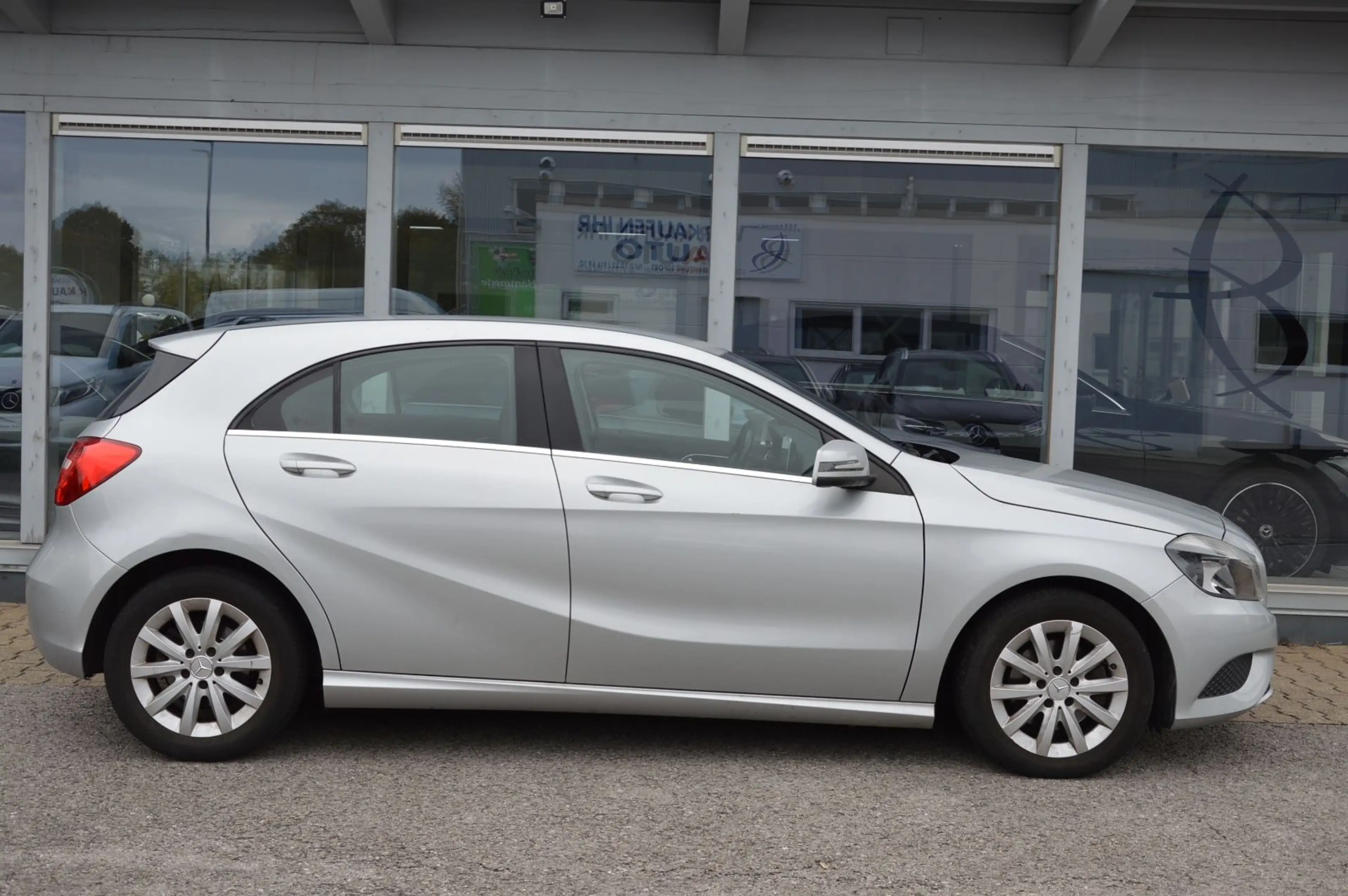 Mercedes-Benz A 180 *STYLE*NAVI*ANDROID-DISPLAY*SHZ*TEIL-LEDER — photo 5