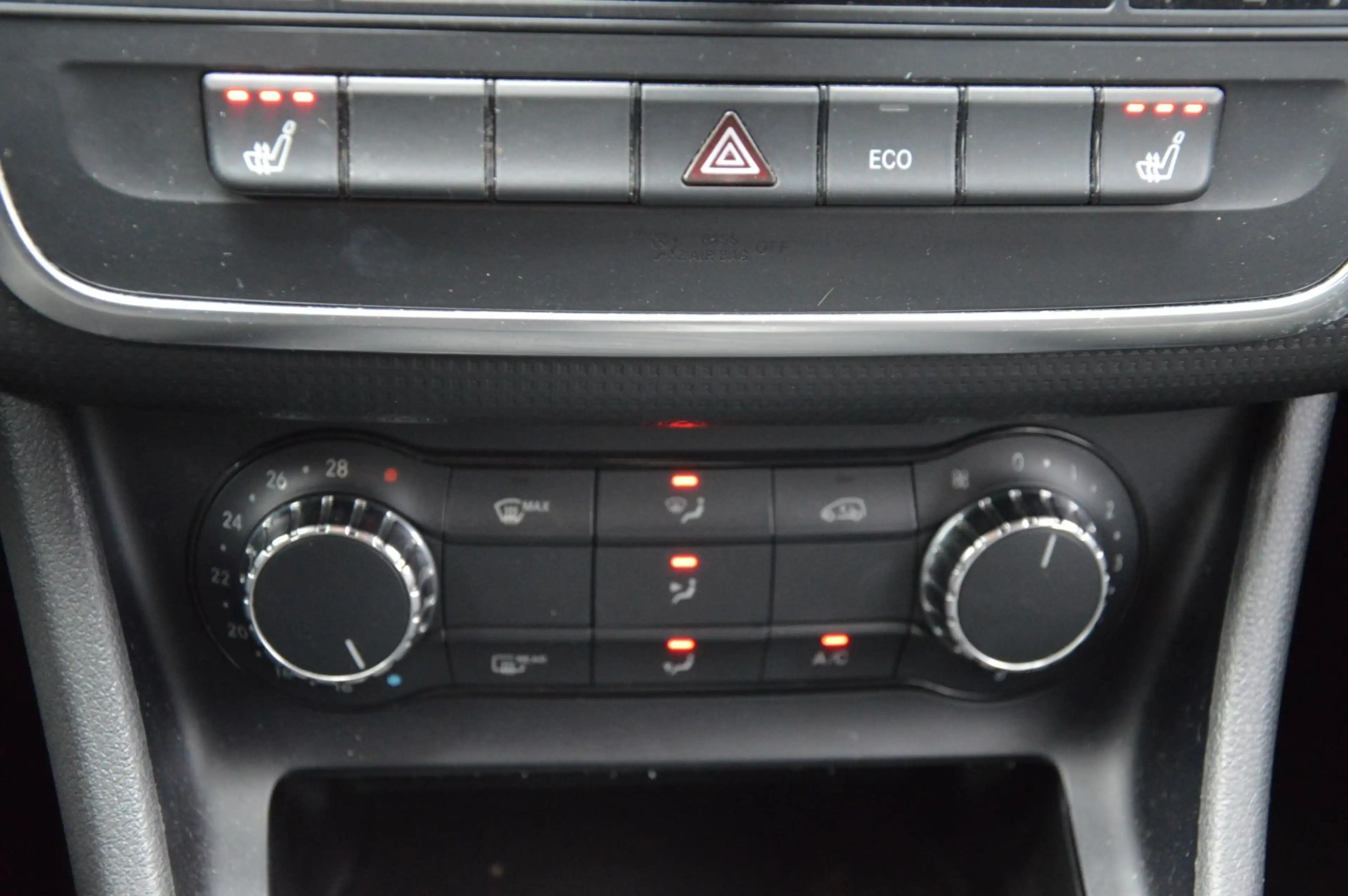 Mercedes-Benz A 180 *STYLE*NAVI*ANDROID-DISPLAY*SHZ*TEIL-LEDER — photo 13